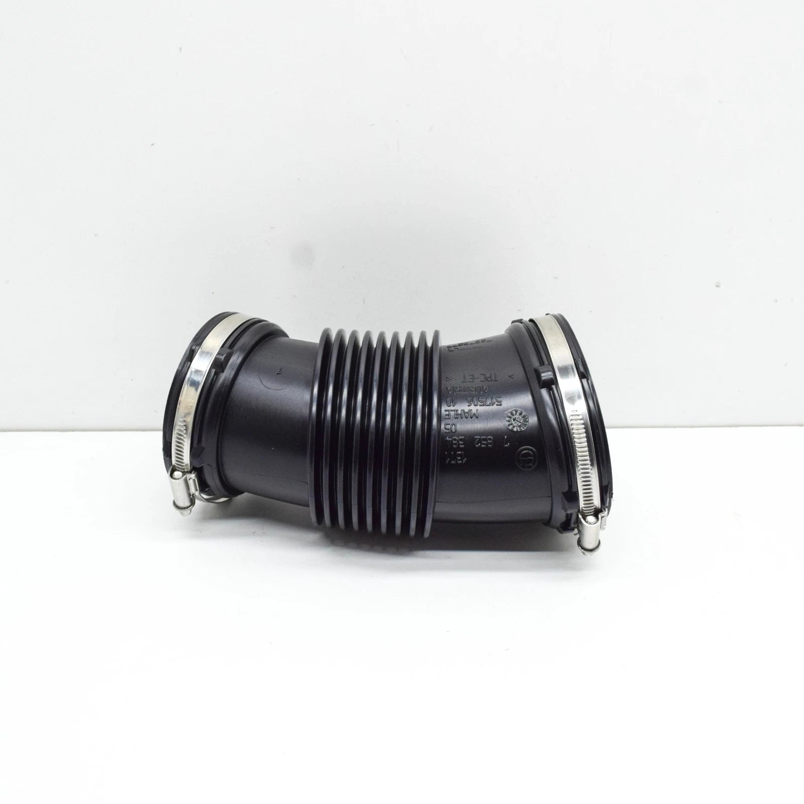 NEW BMW M5 F90 AIR DUCT ZYL. 5-8 7852384 13717852384 ORIGINAL