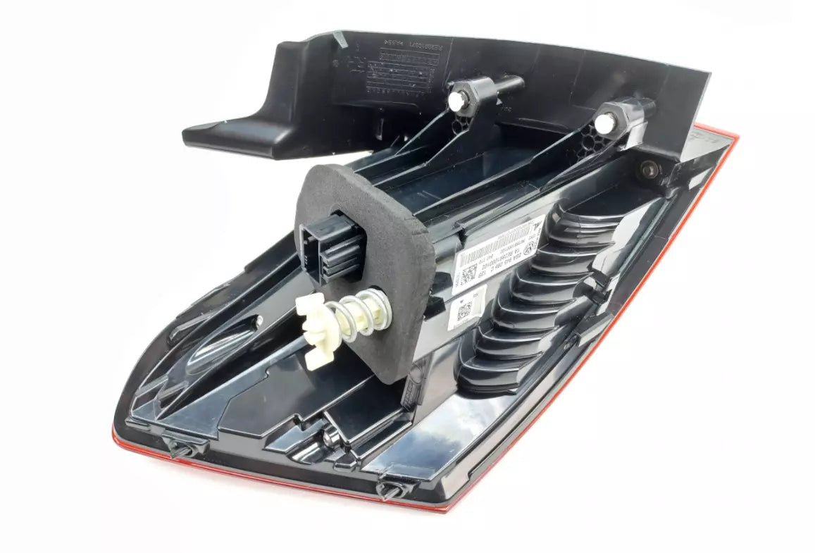 NEW VOLKSWAGEN T-ROC A11 REAR RIGHT OUTER LED TAILLIGHT 2GA945096C ORIGINAL