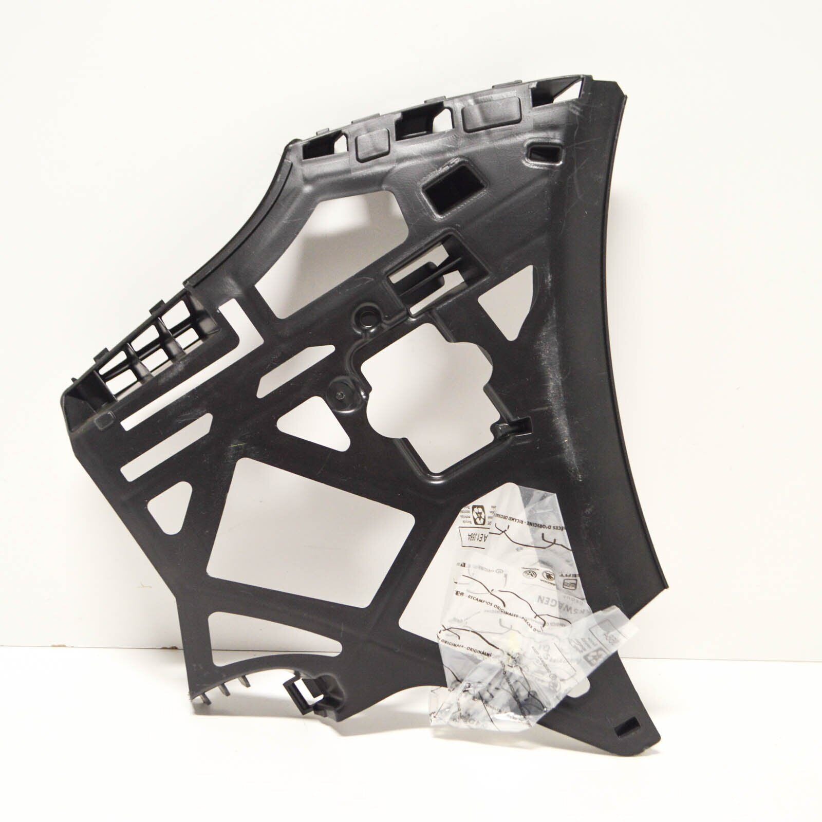 NEW VOLKSWAGEN GOLF PLUS FRONT BUMPER LEFT GUIDE 5M0807177C ORIGINAL