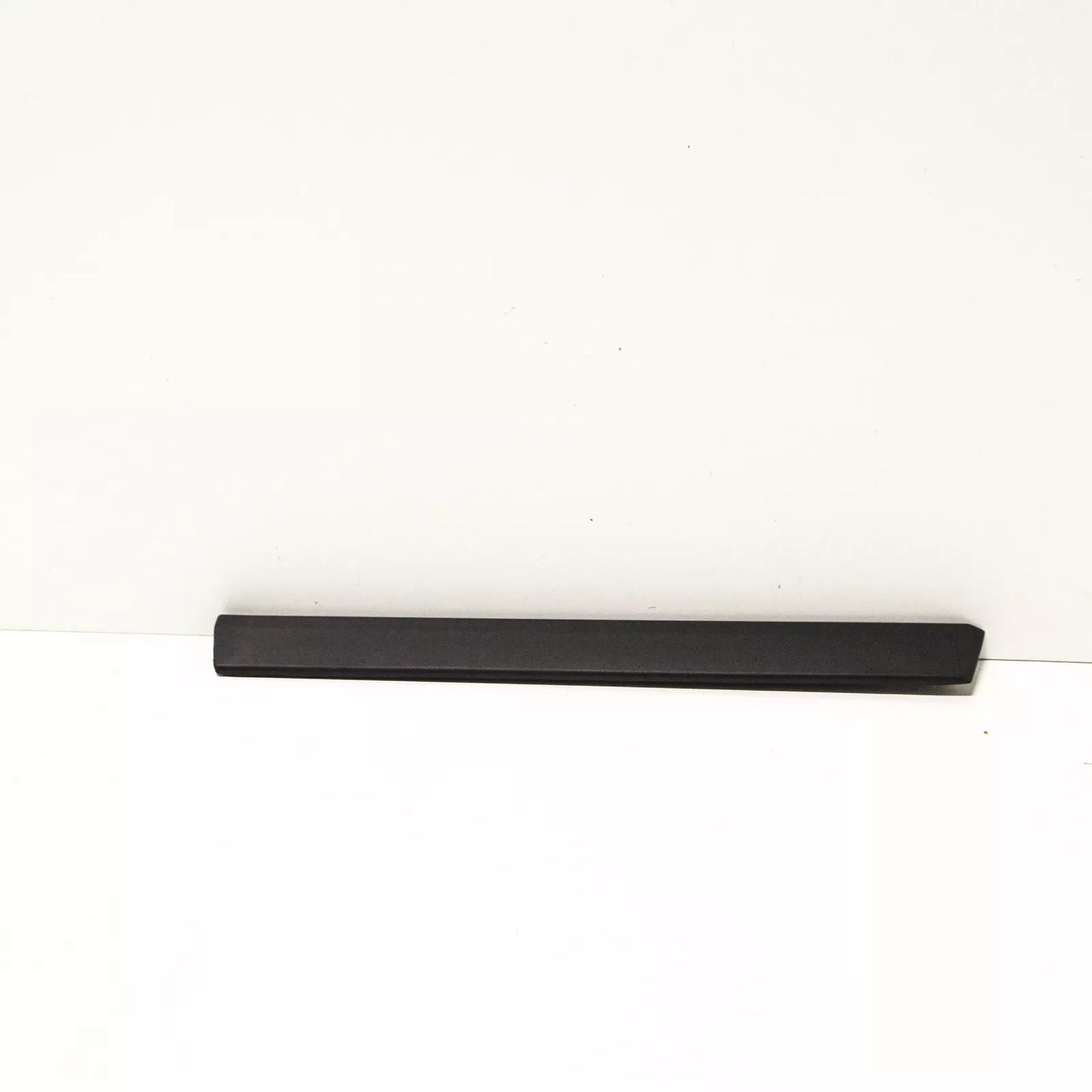 NEW BMW 5 E34 FRONT RIGHT FENDER MOULDING 51131944942 1944942 ORIGINAL