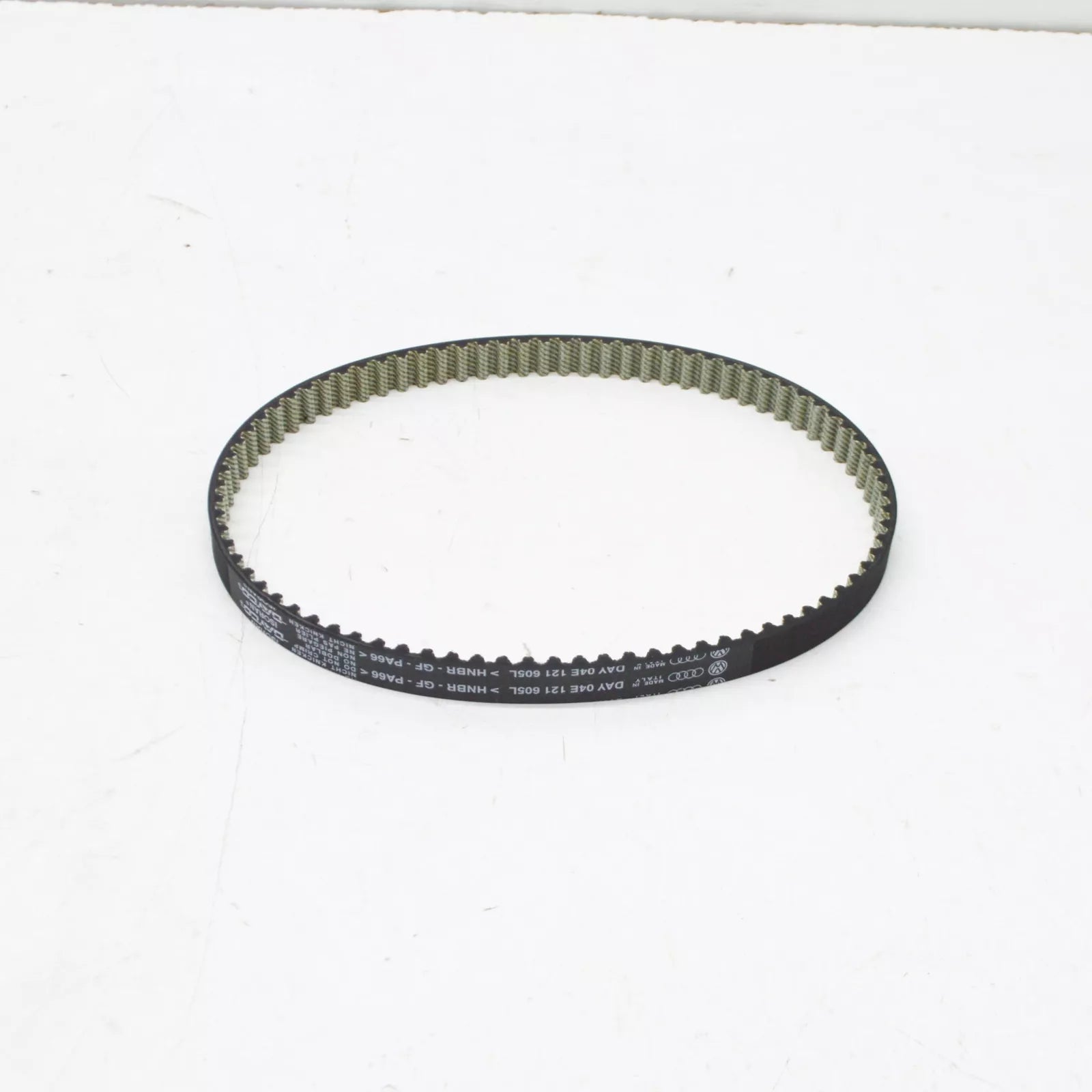 NEW AUDI A3 8V COOLANT PUMP TOOTHED BELT 04E121605L ORIGINAL