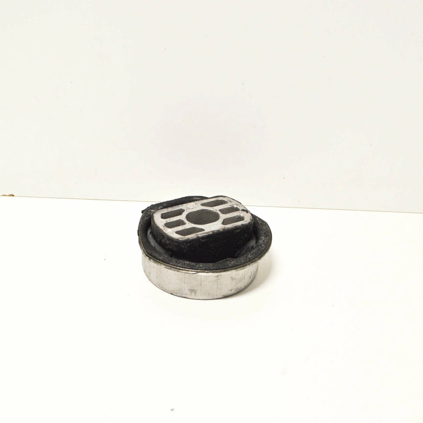 NEW AUDI A8 4D D2 GEARBOX BONDED RUBBER BUSH 4D0399415K