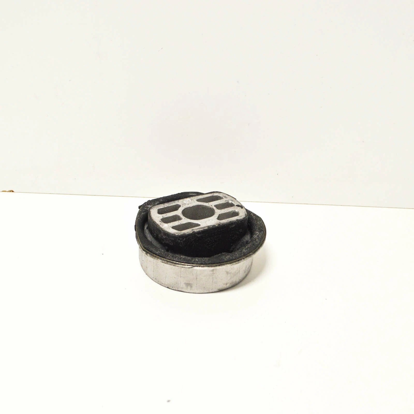 NEW AUDI A8 4D D2 GEARBOX BONDED RUBBER BUSH 4D0399415K