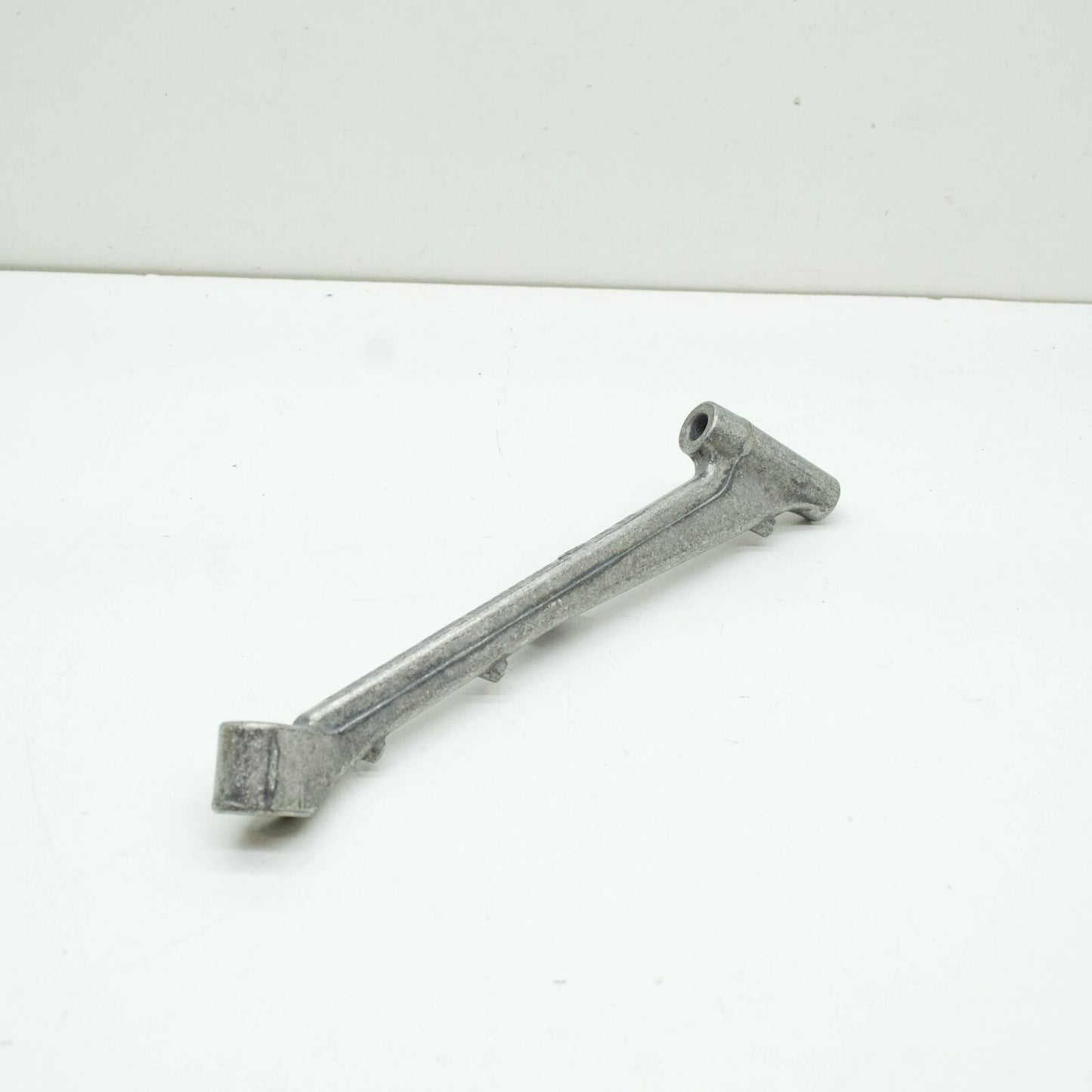 NEW AUDI A1 8X INTAKE MANIFOLD SUPPORT ARM 06L129723C ORIGINAL