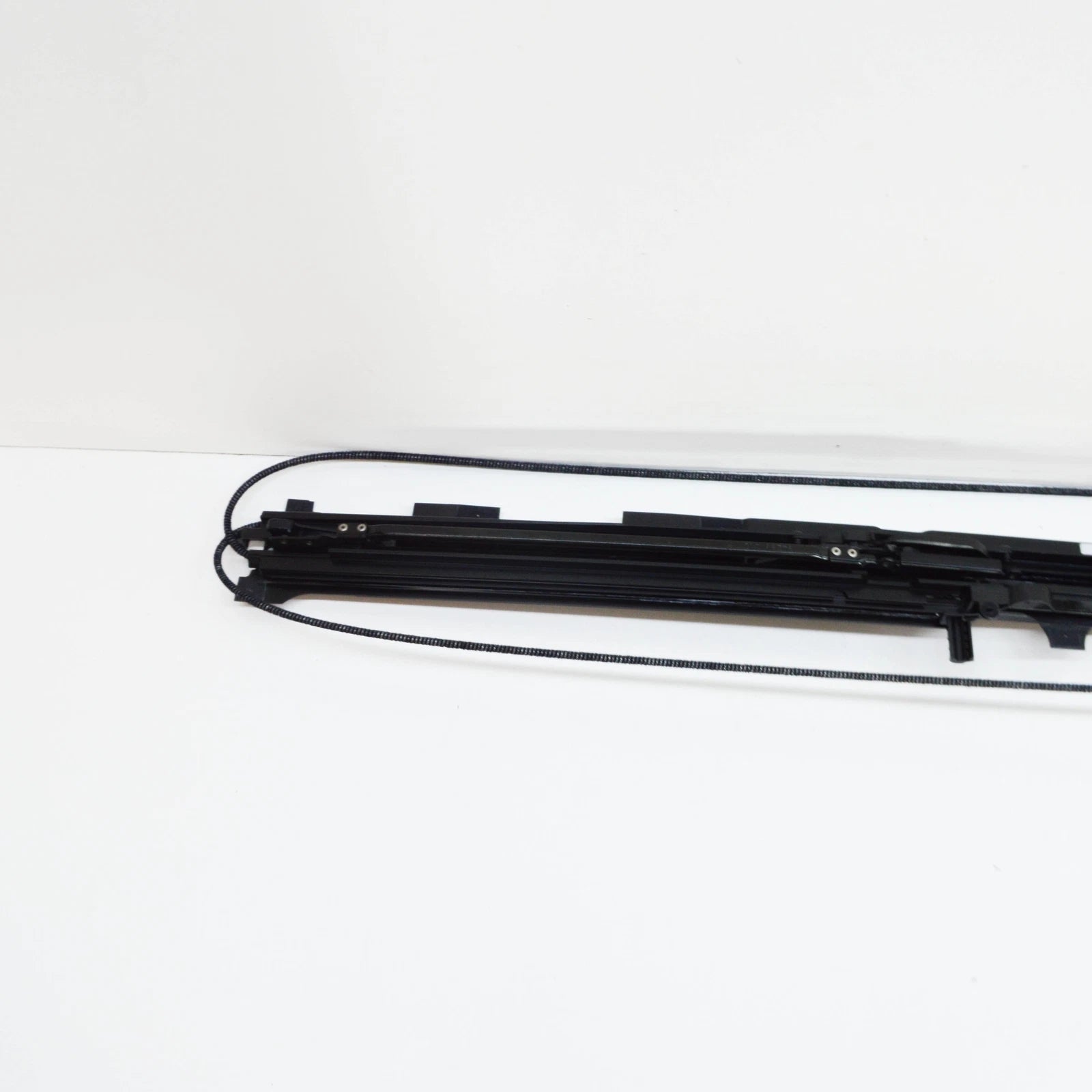 NEW MB C CL203 ROOF RIGHT SUSPENSION CONTROL GUIDE A2037800258 ORIGINAL