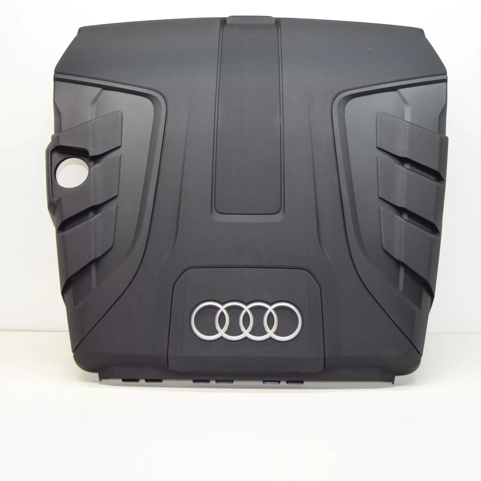 NEW AUDI Q7 4M ENGINE COVER 4M0133849AA ORIGINAL