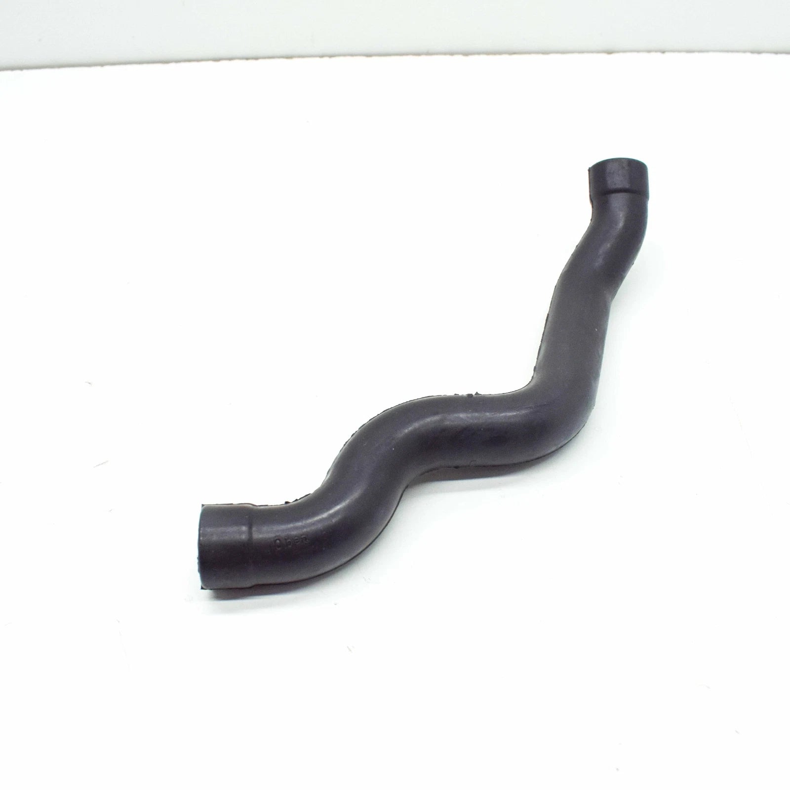 NEW MB C W202 CRANKCASE BREATHER VENT HOSE C180 PETROL A1120180482