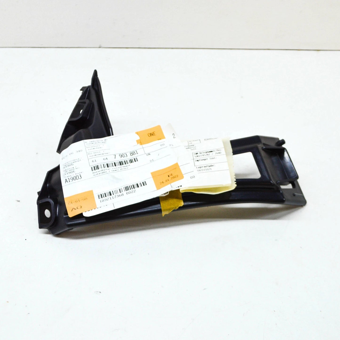 NEW BMW M5 F10 FRONT LEFT FENDER HOLDER BRACKET 51647903881 ORIGINAL