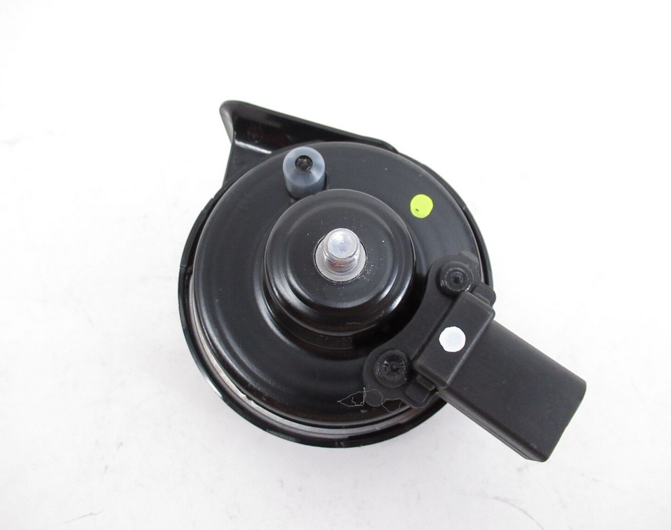 NEW VOLKSWAGEN BEETLE 5C HIGH NOTE HORN SIGNAL 8X0951223B ORIGINAL