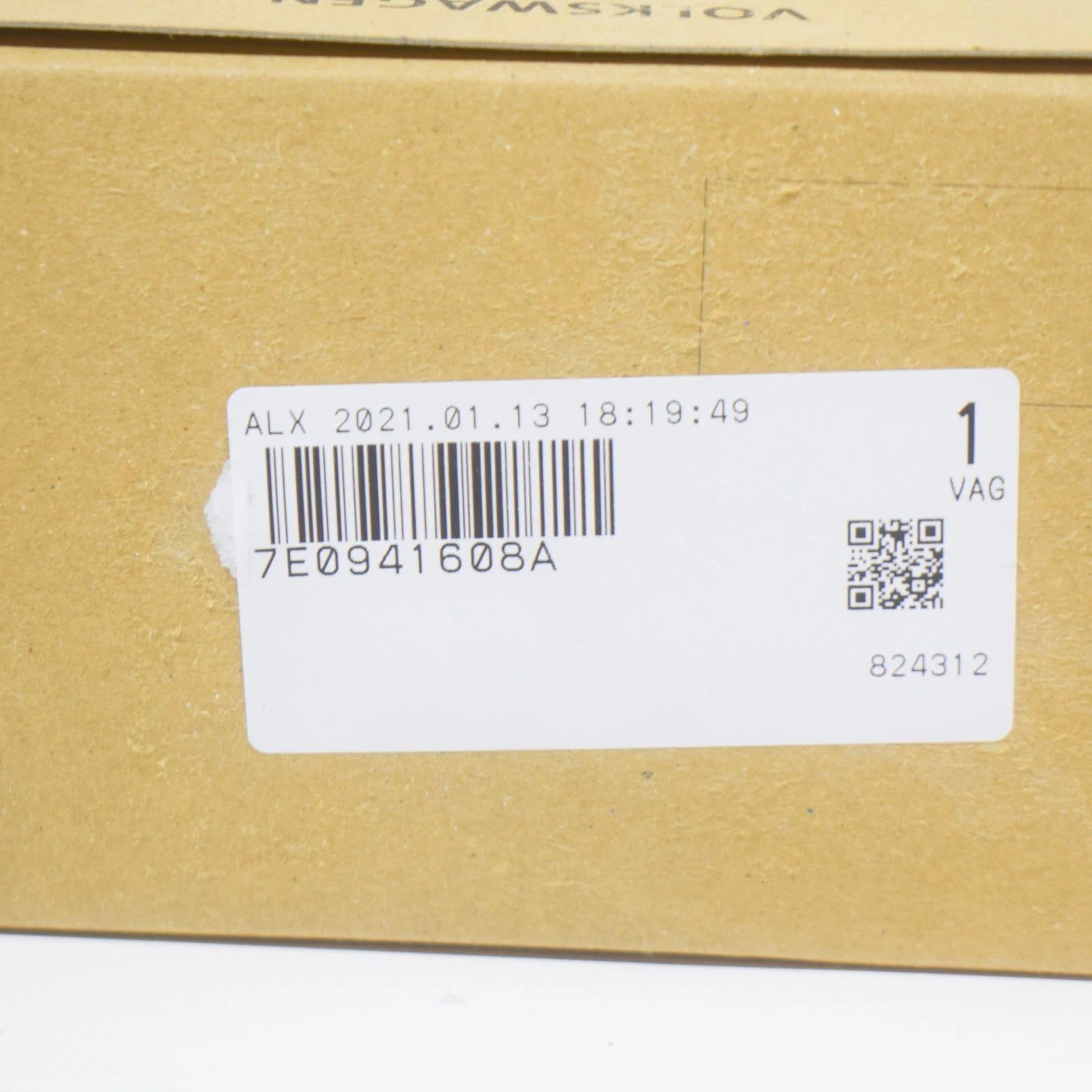 NEW VW TRANSPORTER T6 FRONT RIGHT DIPPED BEAM COVER CAP 7E0941608A ORIGINAL