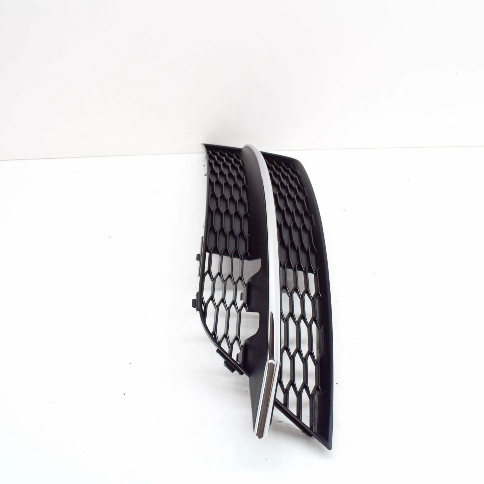 NEW AUDI A7 4G FRONT BUMPER RIGHT SIDE GRILLE 4G8807648F9B9