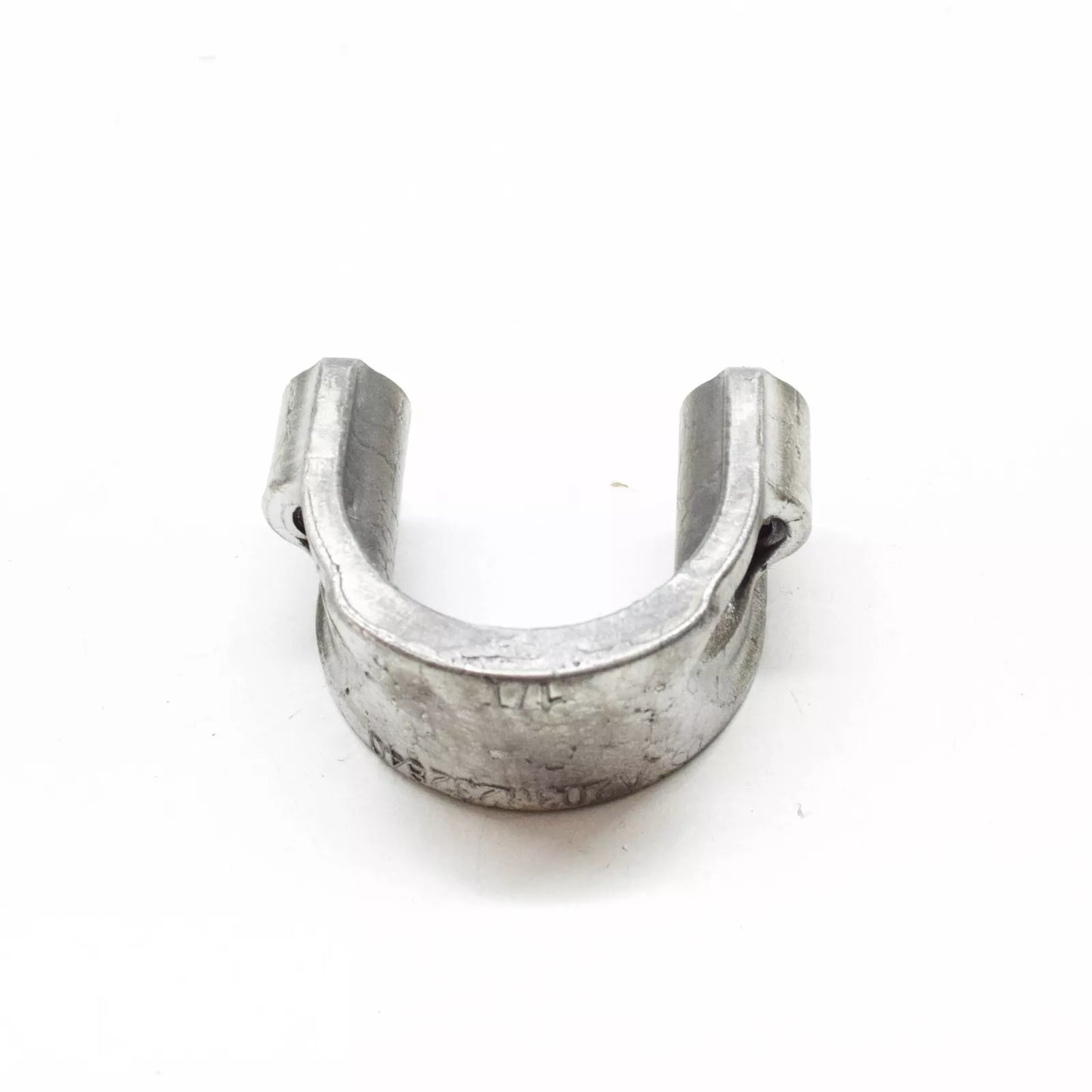 NEW MERCEDES-BENZ C W203 FRONT STABILIZER BAR BRACKET A2033232840 ORIGINAL