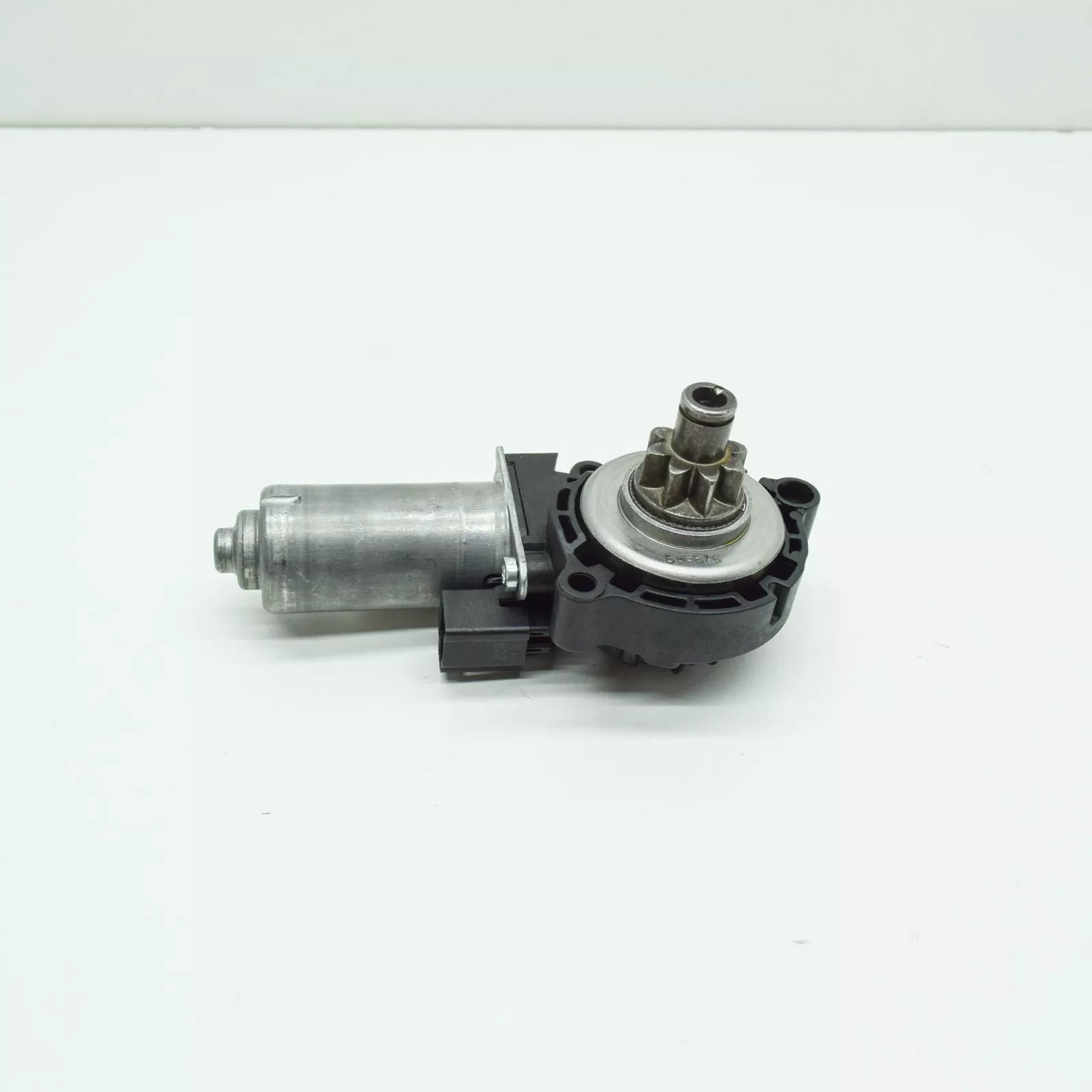 NEW MERCEDES-BENZ C W205 FRONT LEFT SEAT HEIGHT ADJUST MOTOR A0009102409