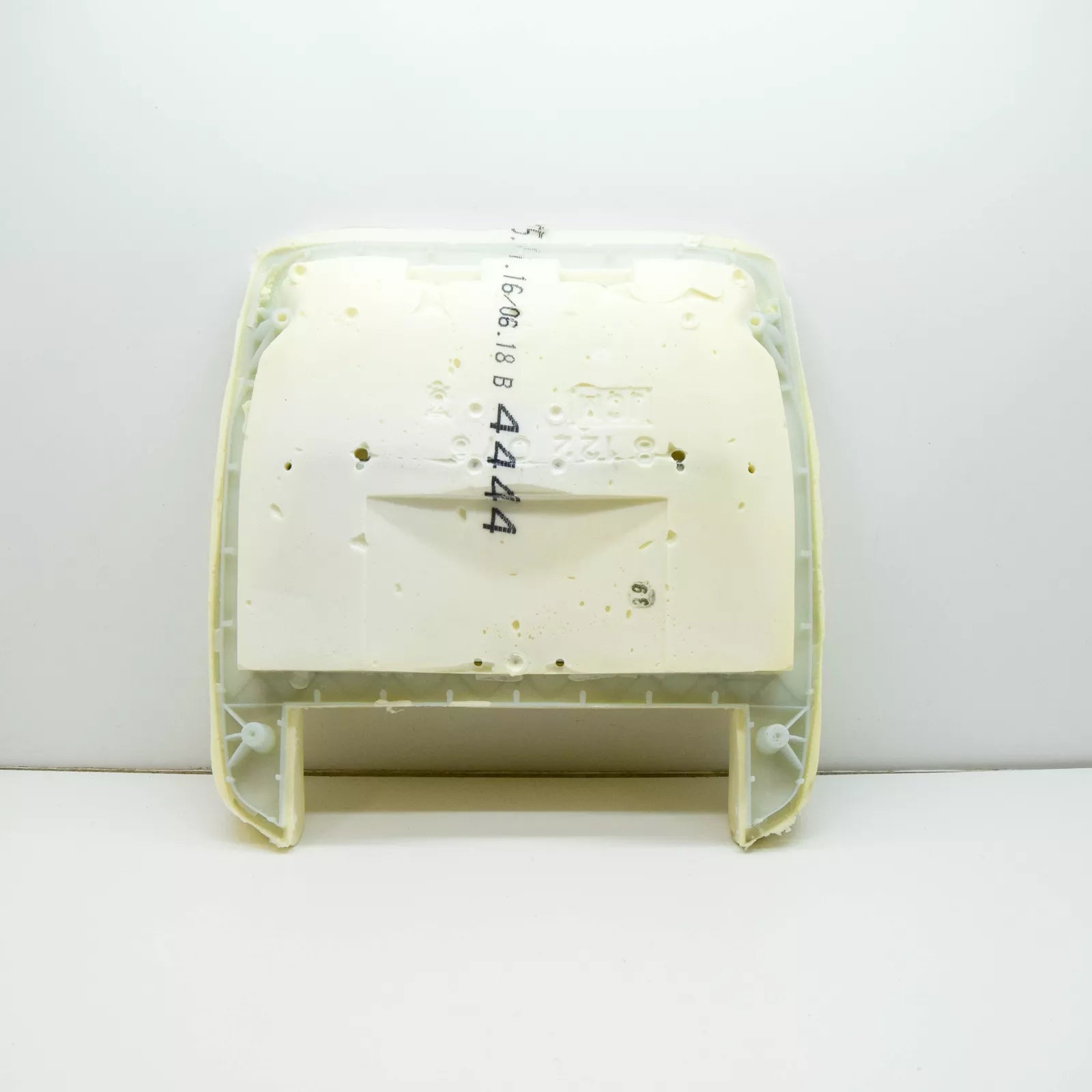 NEW BMW 3 COMPACT E36 FRONT LOWER SEAT PAD 52108122076 8122076 ORIGINAL