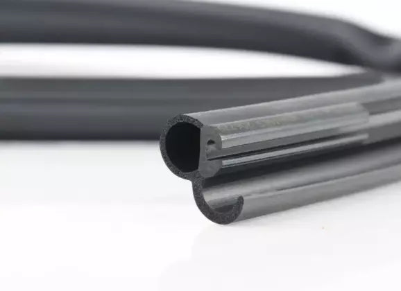 NEW BMW X1 F48 FRONT BONNET HOOD SEAL 51767329384 ORIGINAL