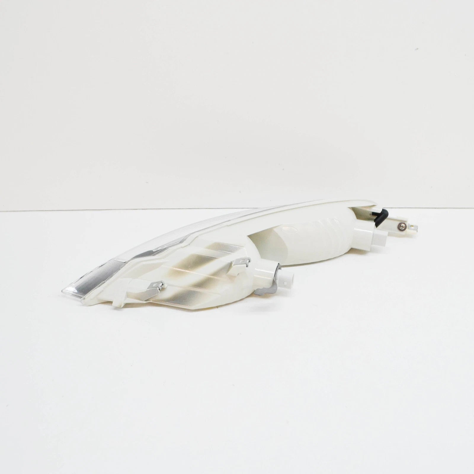 NEW BMW 6 E64 FRONT RIGHT TURN INDICATOR LIGHT 63137165806 ORIGINAL