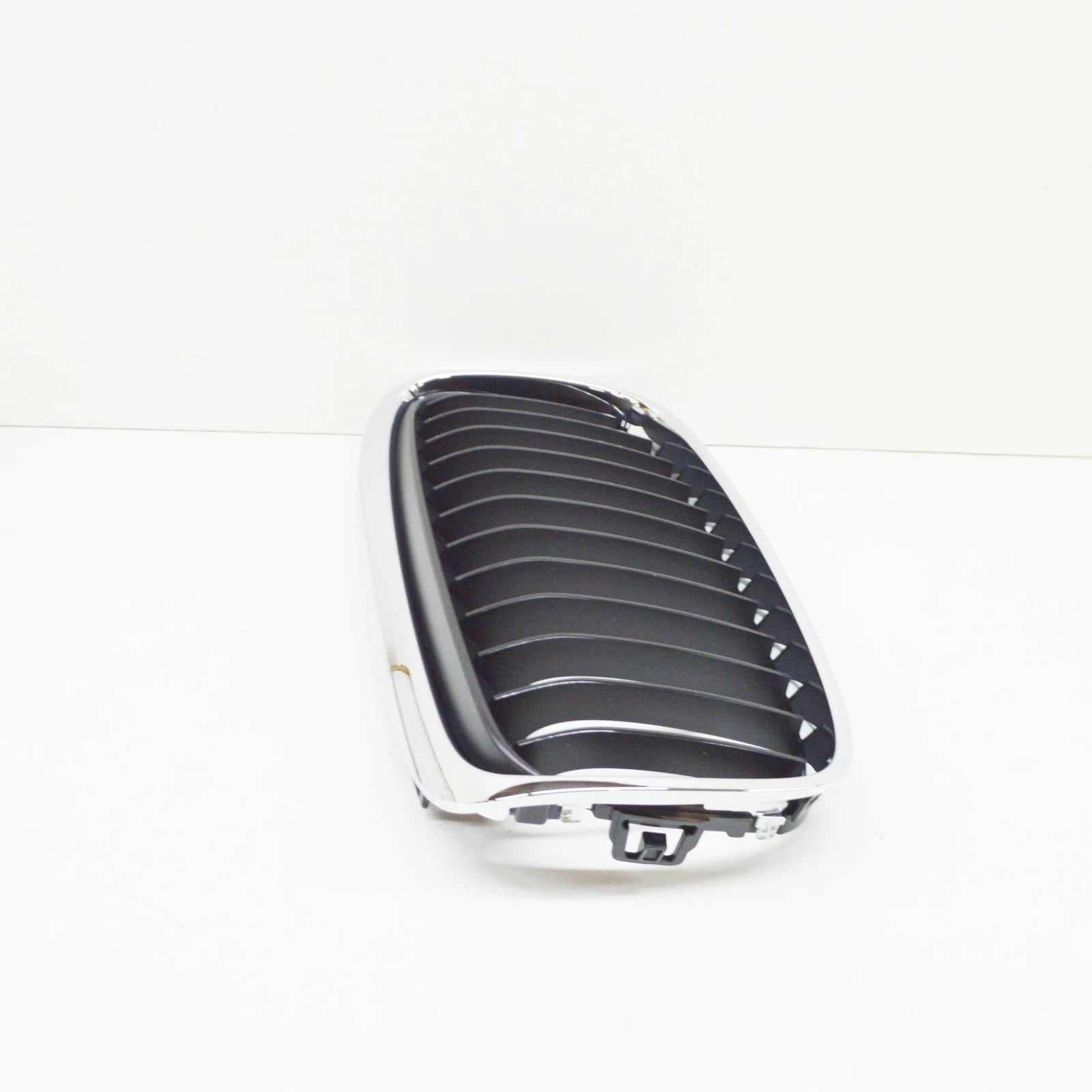 NEW BMW 2 F45 FRONT RADIATOR LEFT GRILLE 51137300543 7300543 2015