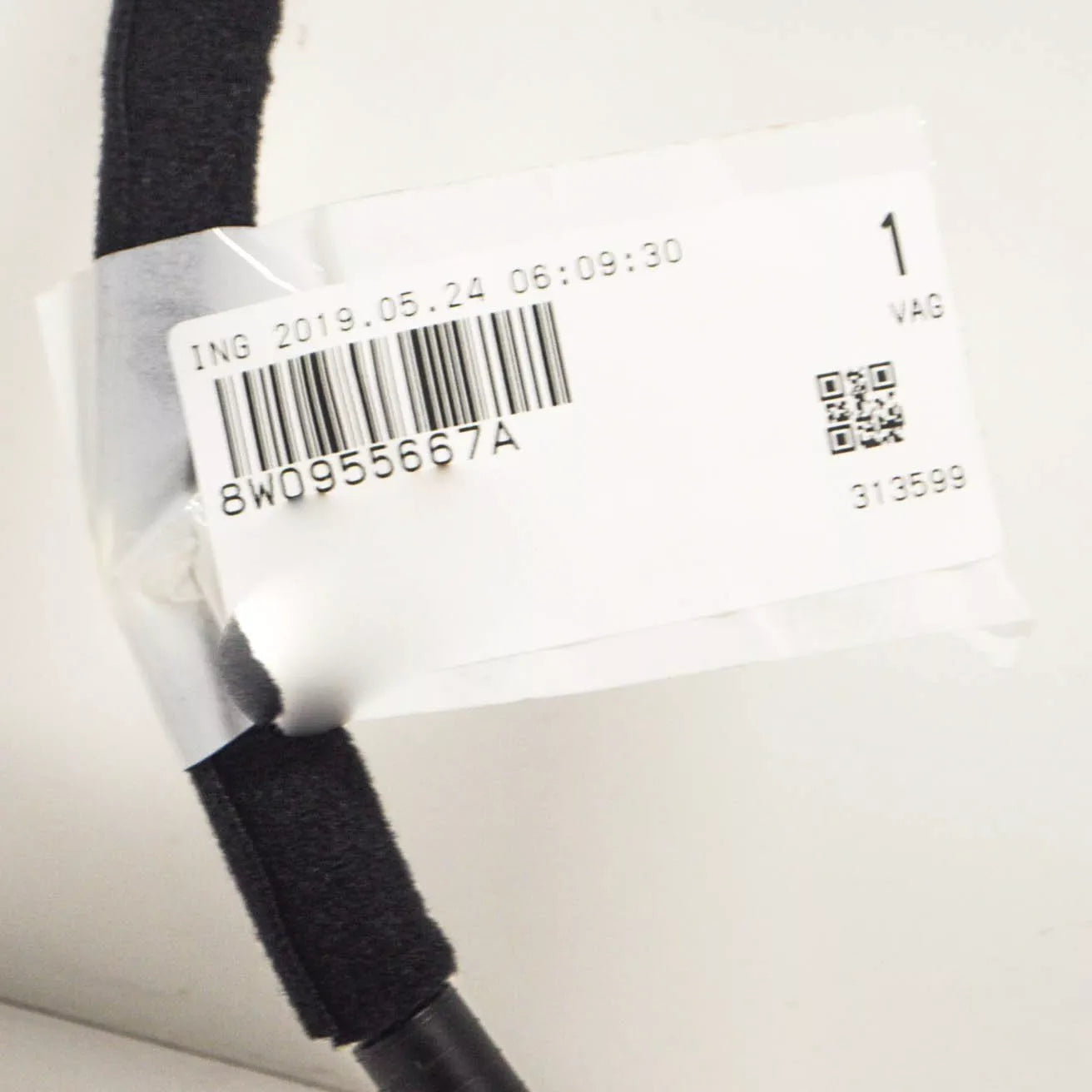 NEW AUDI A4 B9 HEADLIGHT WASHER PIPE HOSE NOZZLE  8W0955667A ORIGINAL