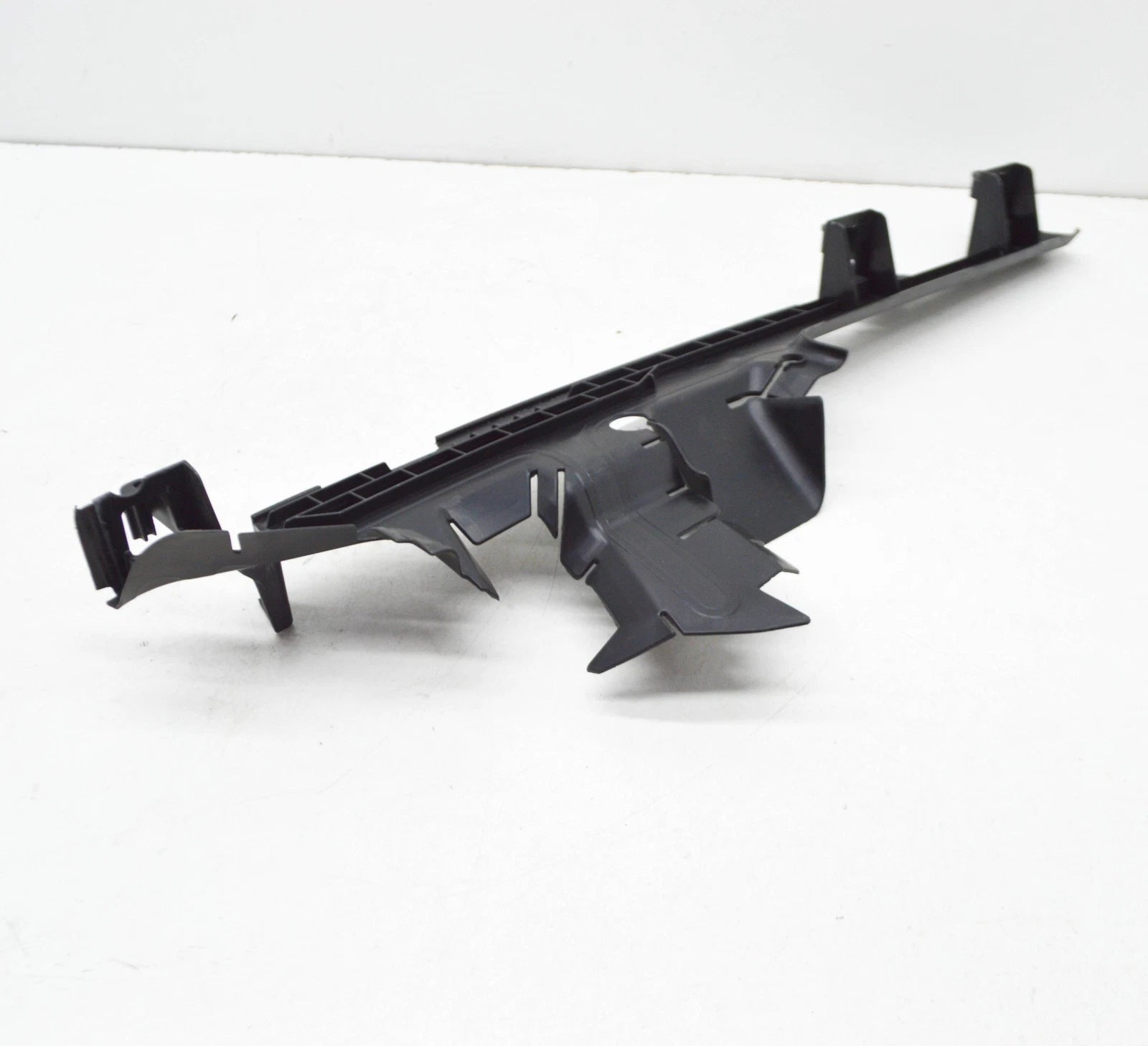 NEW VOLKSWAGEN E-GOLF MK7 5G LEFT RADIATOR AIR GUIDE 5GE121283G ORIGINAL