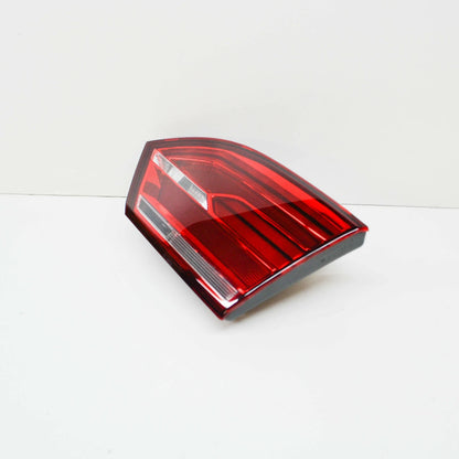 NEW VOLKSWAGEN JETTA MK6 REAR TAILGATE RIGHT TAILLIGHT 5C6945308 ORIGINAL