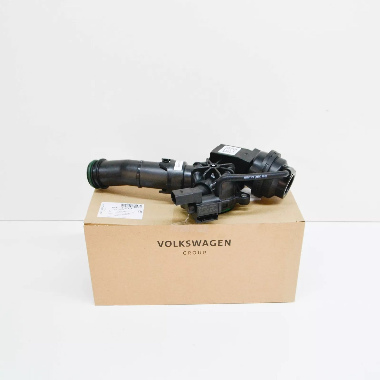 NEW AUDI A7 SPORTBACK 4G FRONT COOLANT SWITCHING VALVE 079121678K ORIGINAL