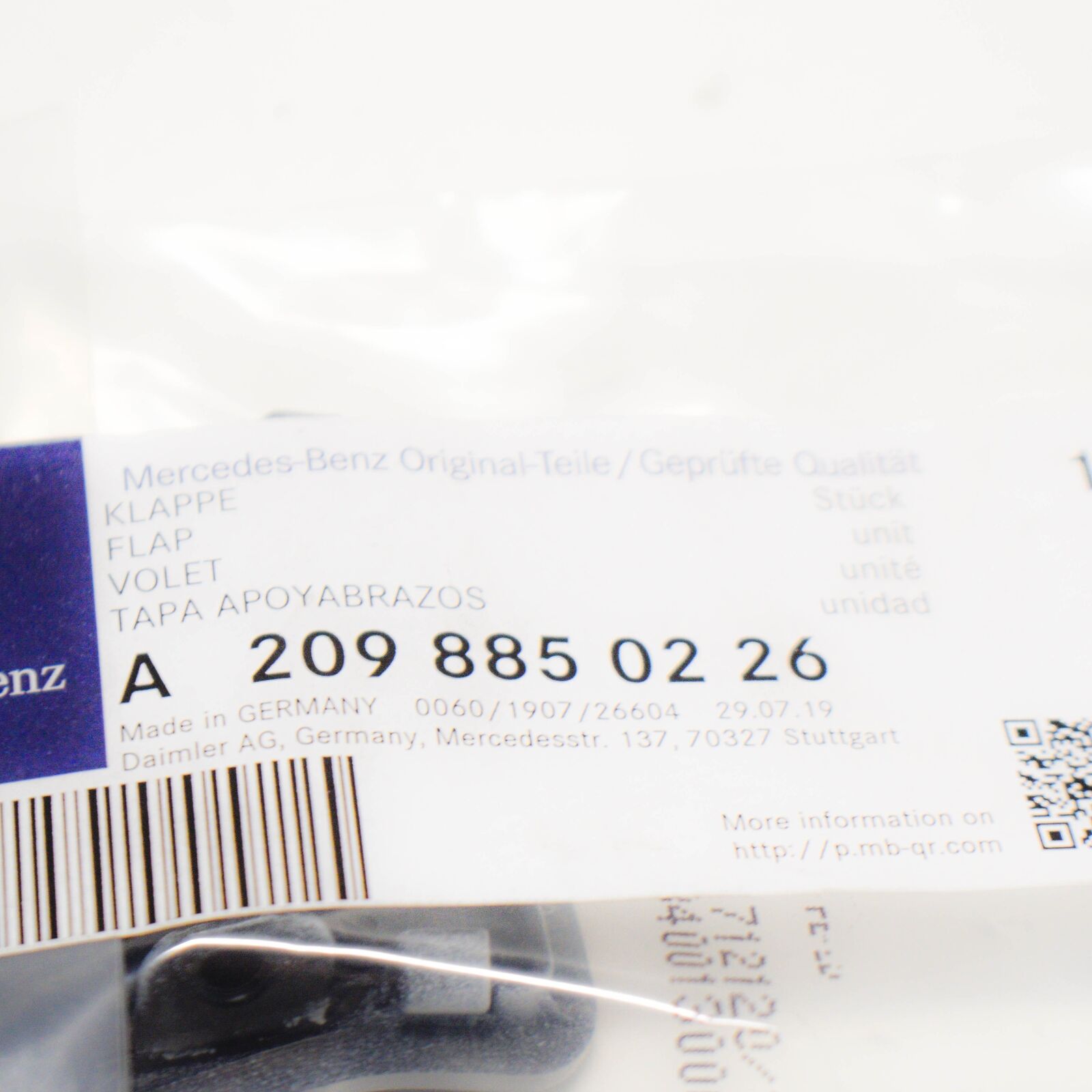 NEW MB CLK C209 REAR AMG BUMPER TOW HOOK EYE COVER A2098850226 2007 ORIGINAL