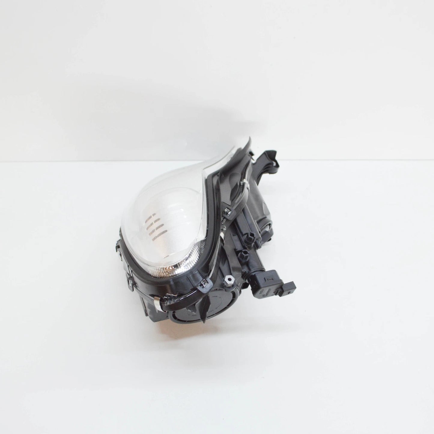 NEW MERCEDES-BENZ CLS C219 FRONT LEFT HEADLIGHT RHD A2198200961 ORIGINAL