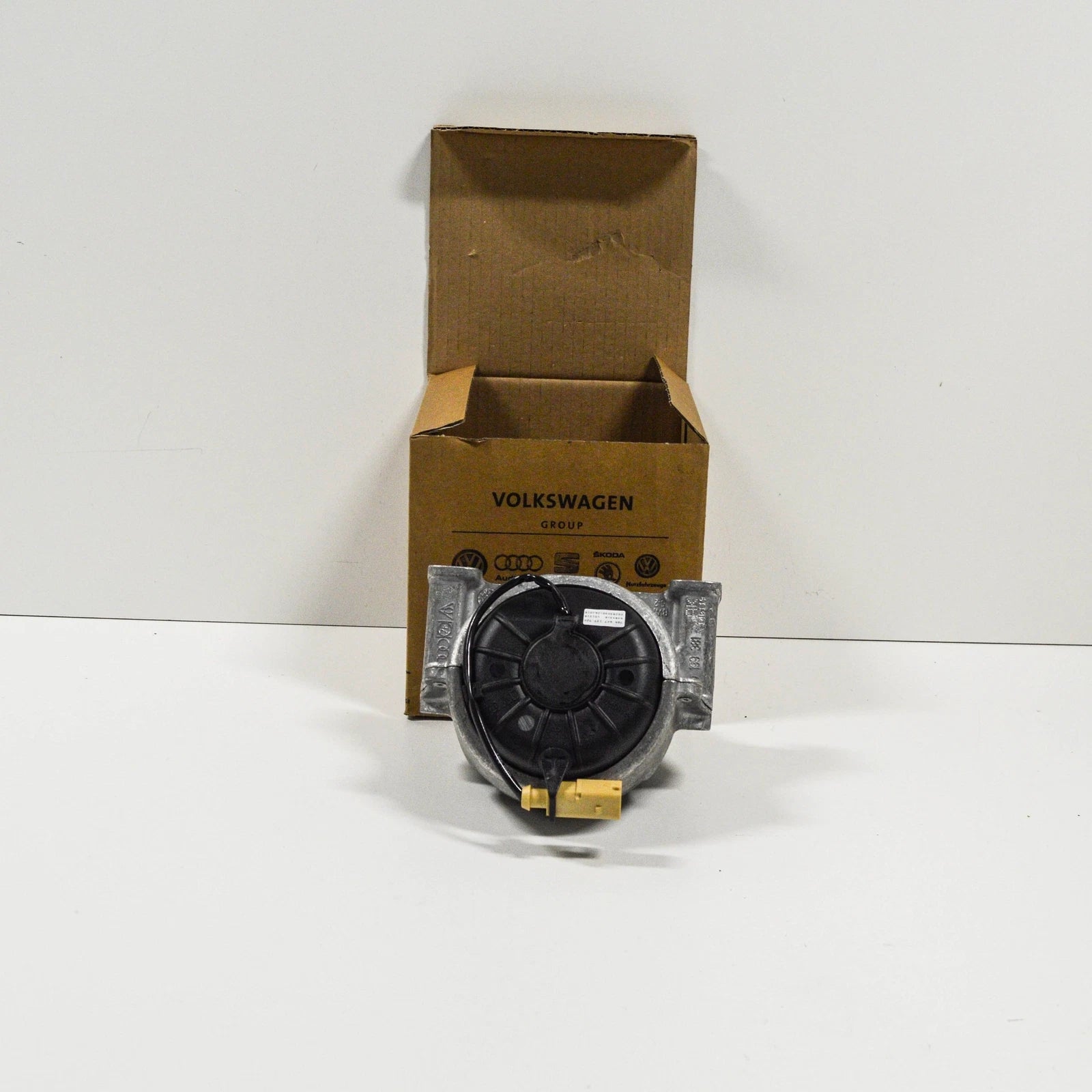 NEW AUDI Q5 8R RIGHT ENGINE MOUNT 8R0199381AK 2.0 PETROL ORIGINAL