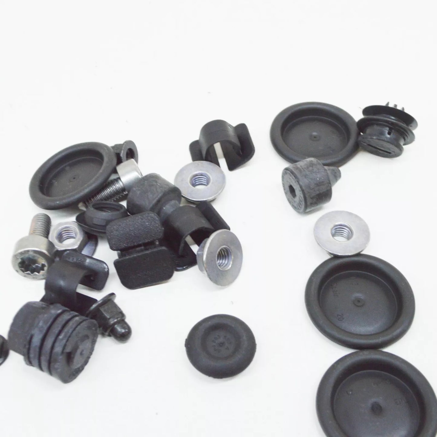 NEW AUDI A4 B8 ENGINE BONNET ATTACHMENT PARTS SET 8K0098615A