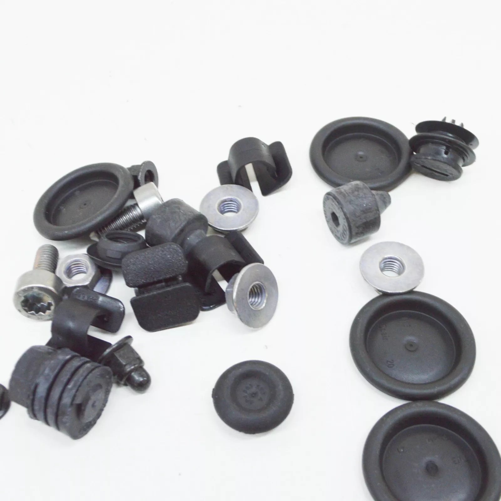 NEW AUDI A4 B8 ENGINE BONNET ATTACHMENT PARTS SET 8K0098615A