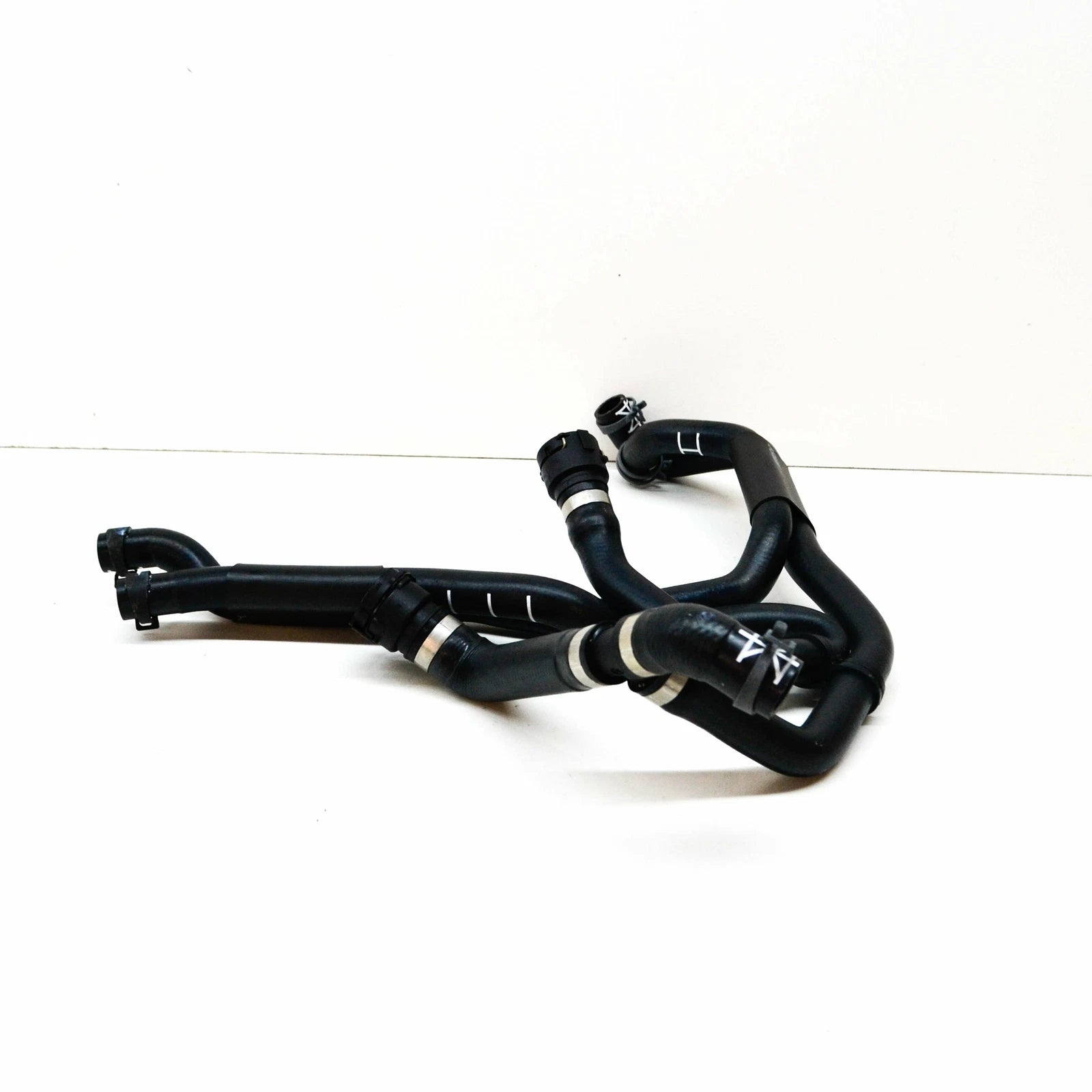 NEW VOLKSWAGEN MULTIVAN T6 ENGINE COOLING WATER HOSE 7E0122096AA ORIGINAL