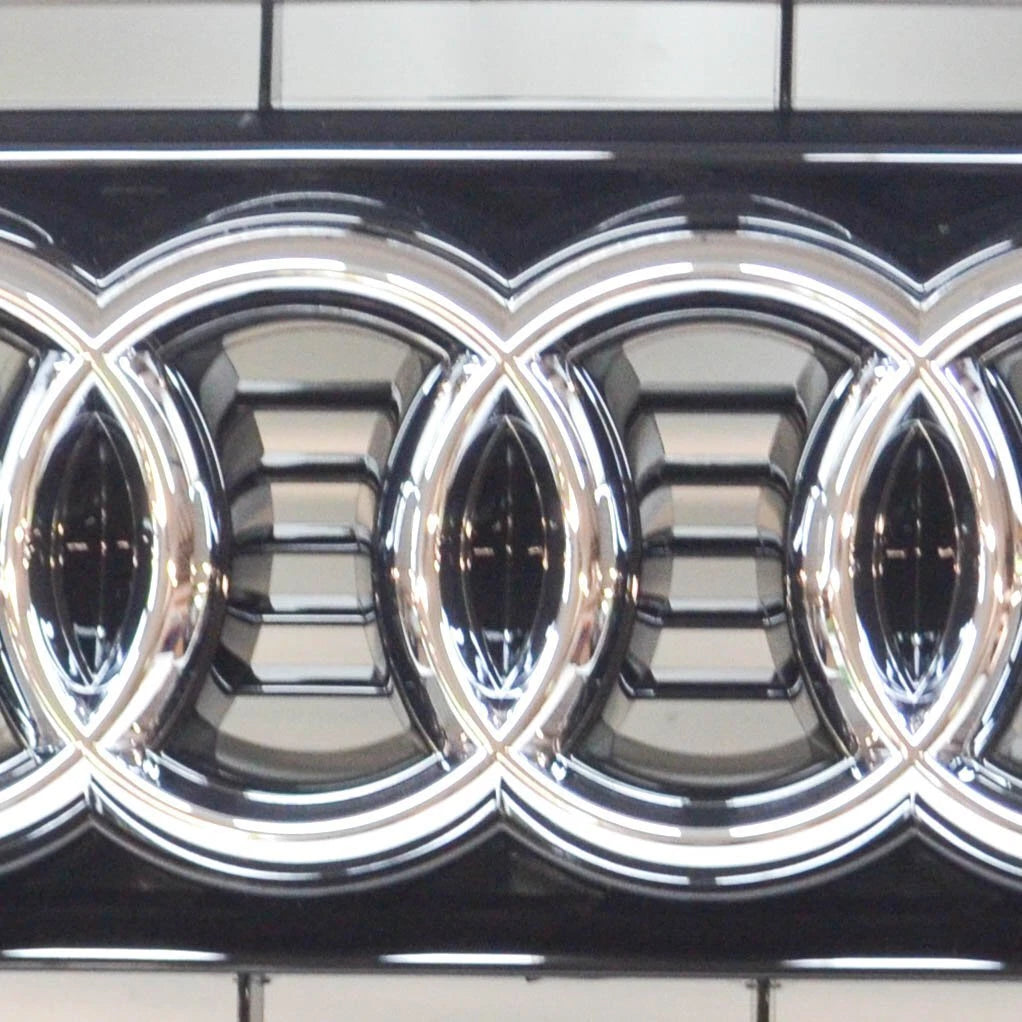 NEW AUDI A3 8P1 FRONT BUMPER RADIATOR GRILLE 8P0853651PT94