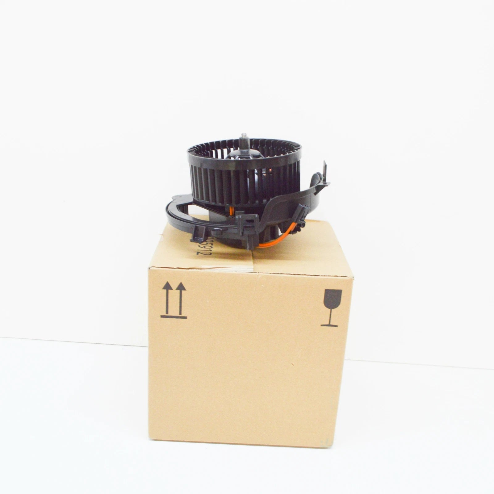 NEW AUDI A3 8PA HEATER BLOWER FAN MOTOR 5Q2819021C ORIGINAL