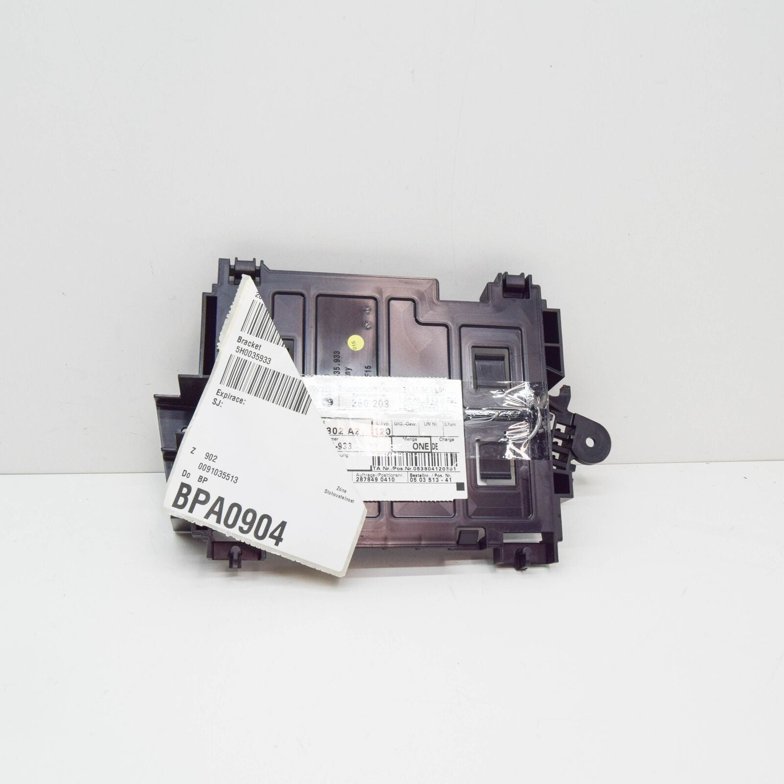 NEW VOLKSWAGEN GOLF MK8 CD1 SOUND AMPLIFIER BRACKET 5H0035933 ORIGINAL