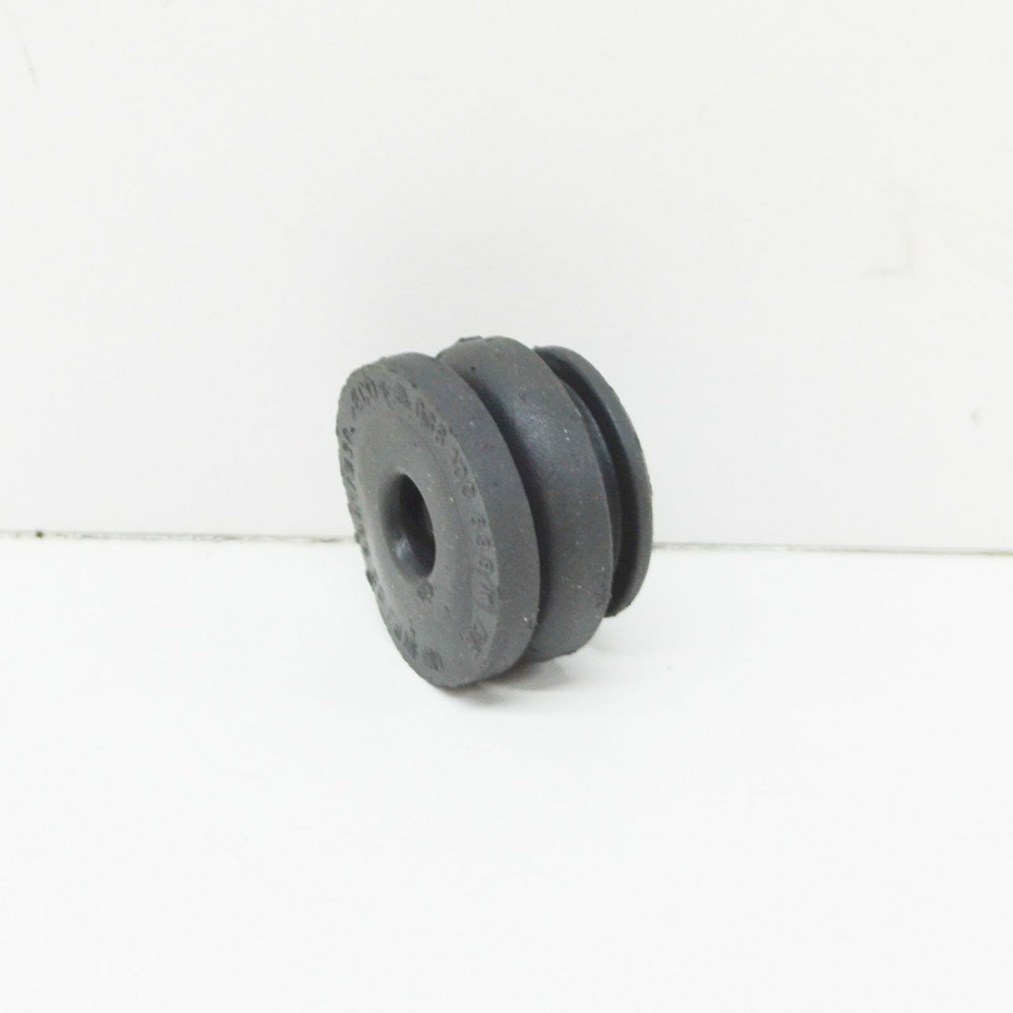 new audi a3 8p engine cover grommet 038103638k original