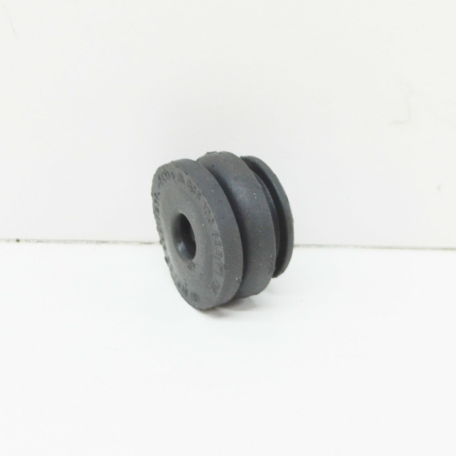 new audi a3 8p engine cover grommet 038103638k original