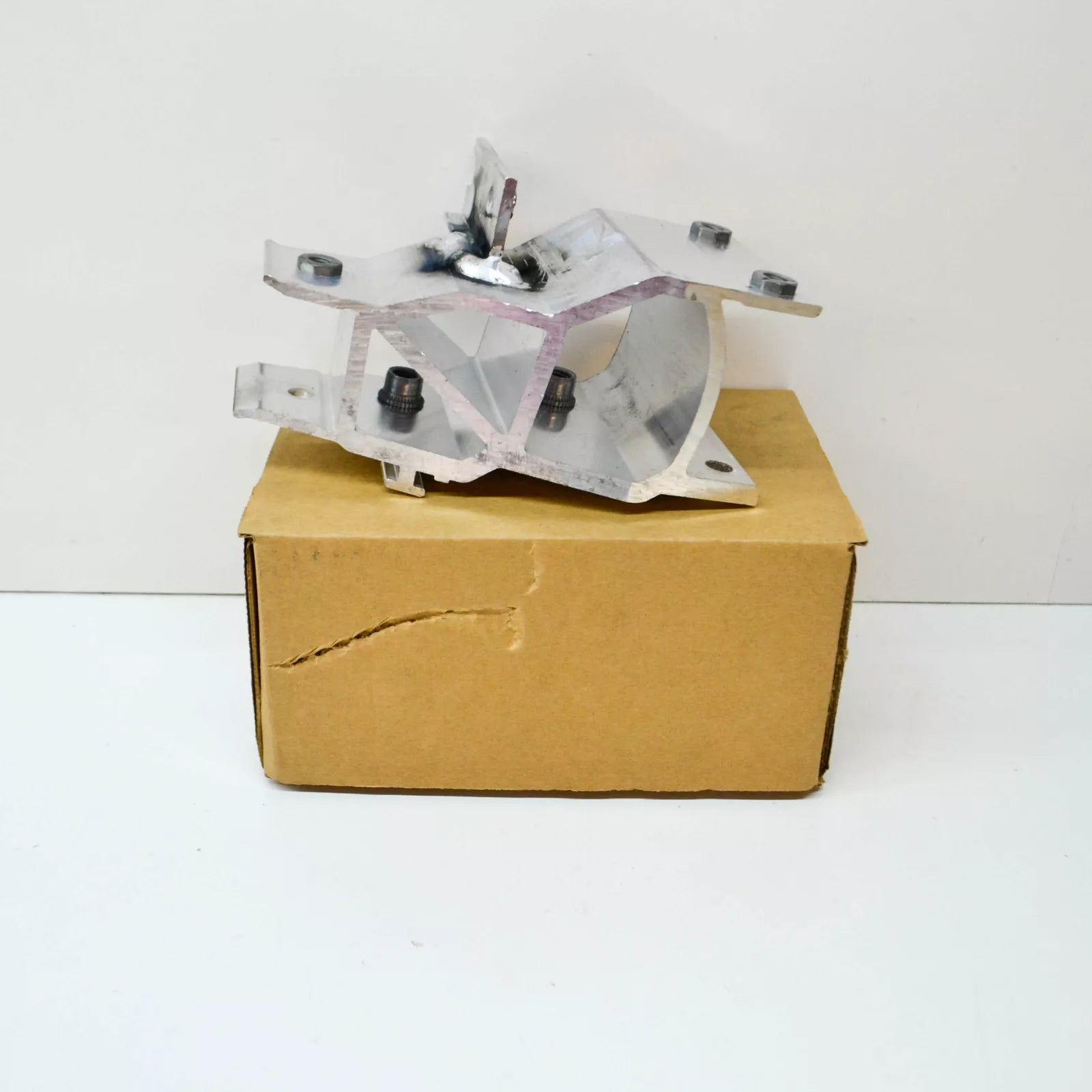 NEW BMW X3 G01 FRONT RIGHT CARRIER ADAPTER 51117473458 7473458 ORIGINAL