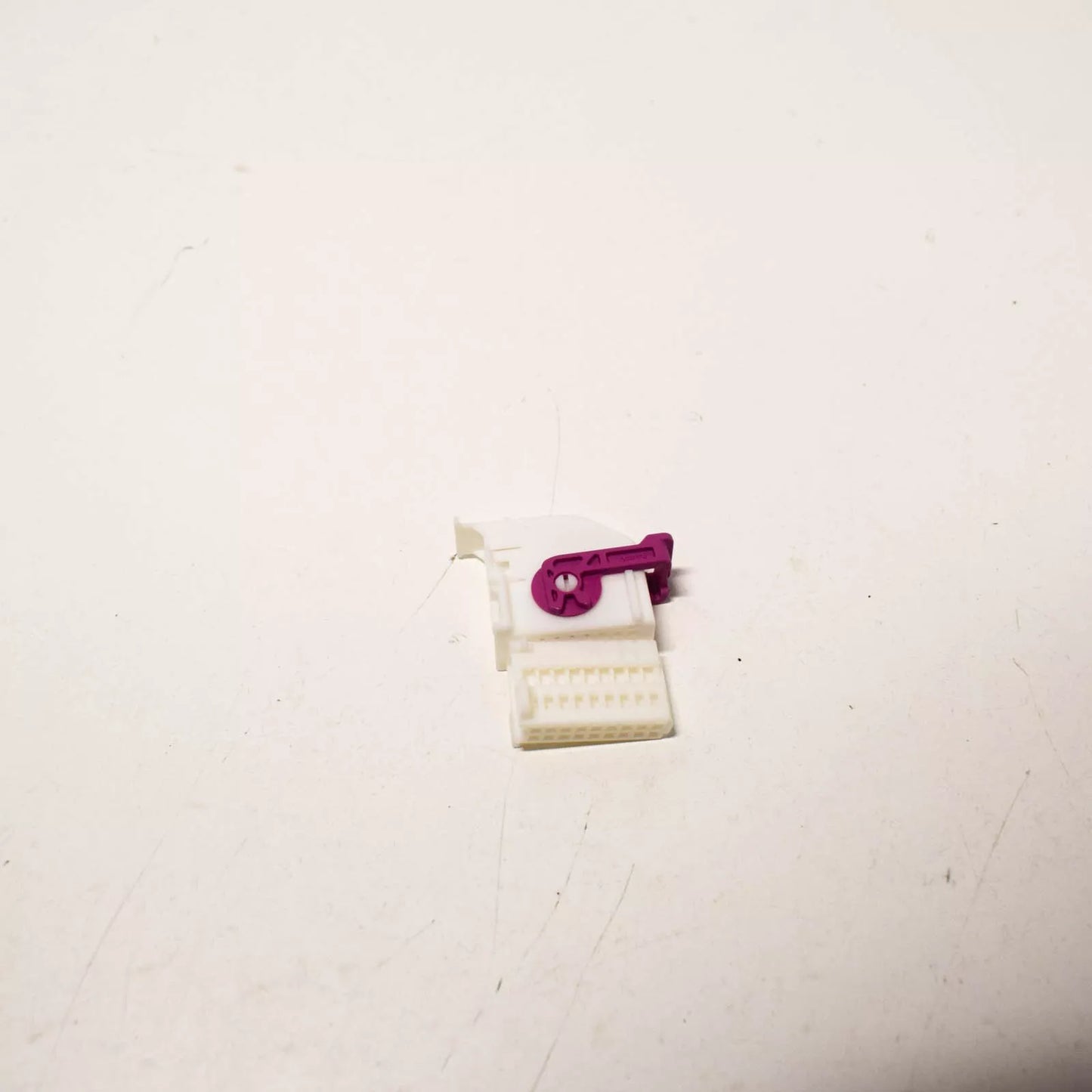 NEW VOLKSWAGEN PHAETON 3D FLAT CONTACT HOUSING 18PIN 5Q0972718B ORIGINAL