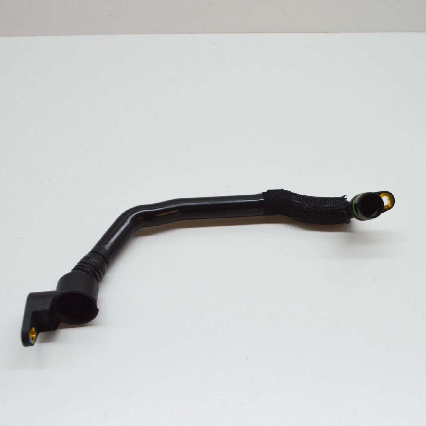 NEW MERCEDES-BENZ E W213 RIGHT CYLINDER HEAD COVER VENT LINE A1770100603