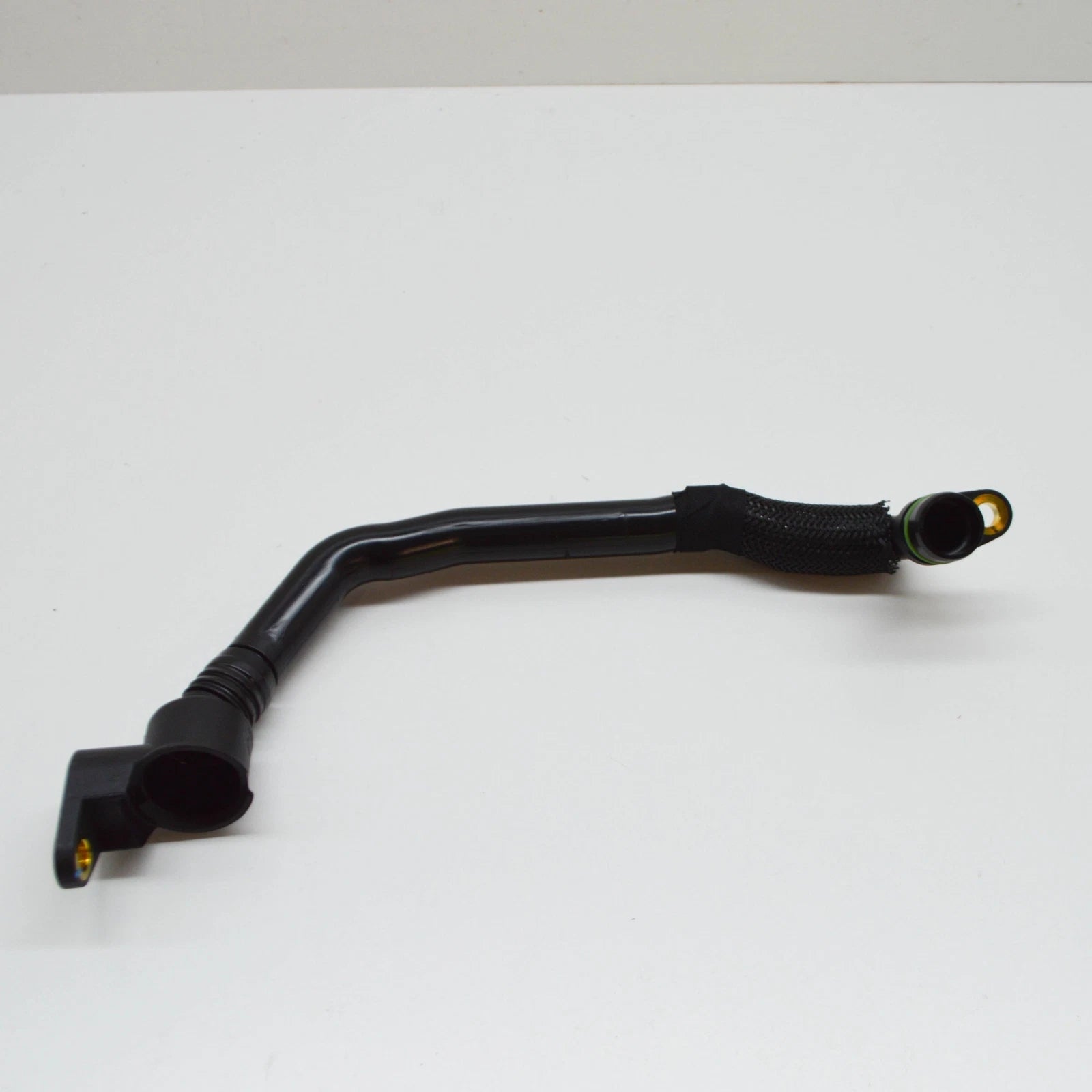 NEW MERCEDES-BENZ E W213 RIGHT CYLINDER HEAD COVER VENT LINE A1770100603