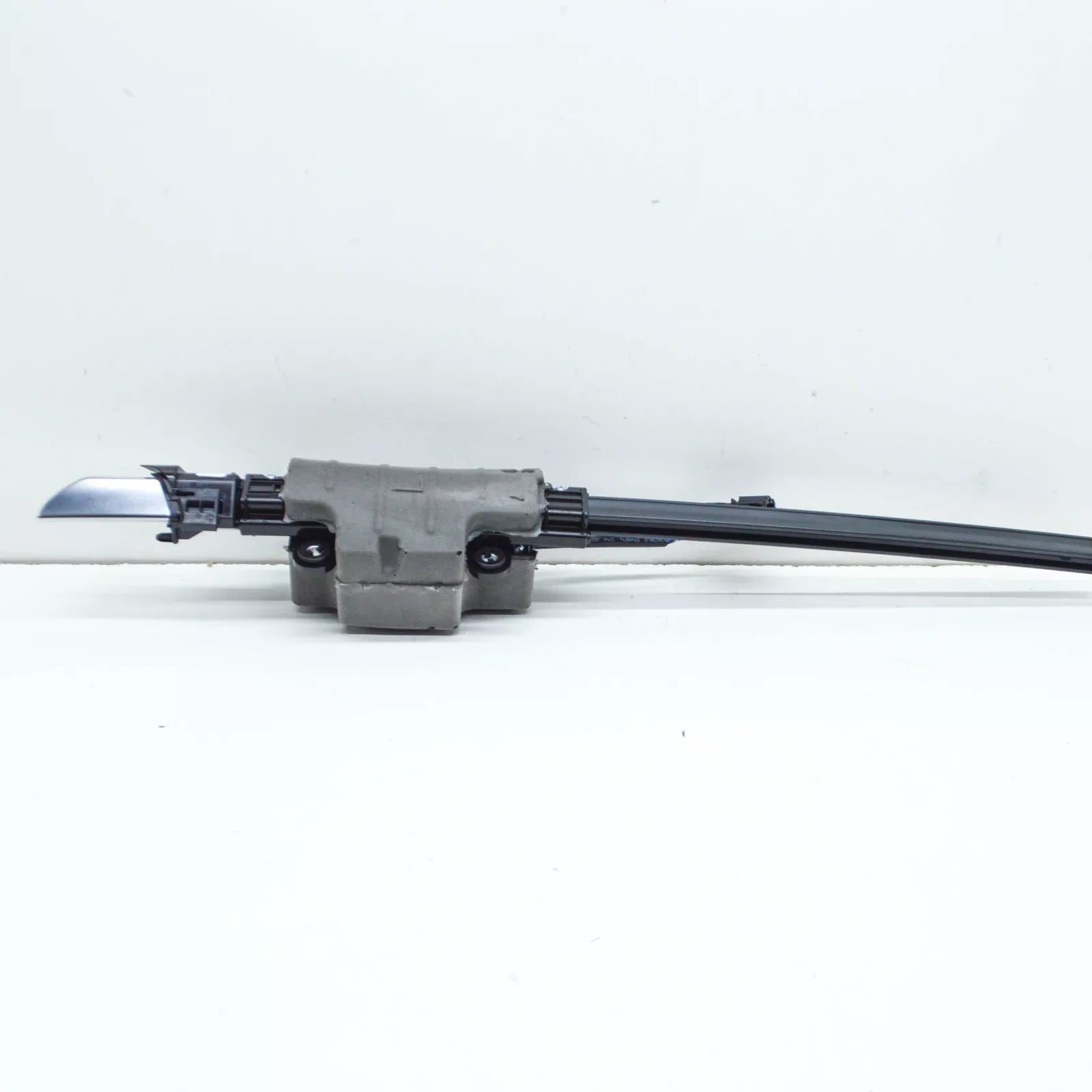 NEW AUDI A5 S5 8W6 LEFT SEAT BELT READY MOTOR 8W68577593Q7 ORIGINAL