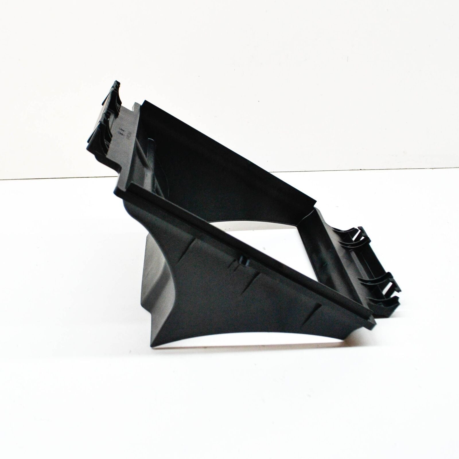 NEW MERCEDES-BENZ C A205 C205 S205 W205 AIR DUCT A2055052830 ORIGINAL