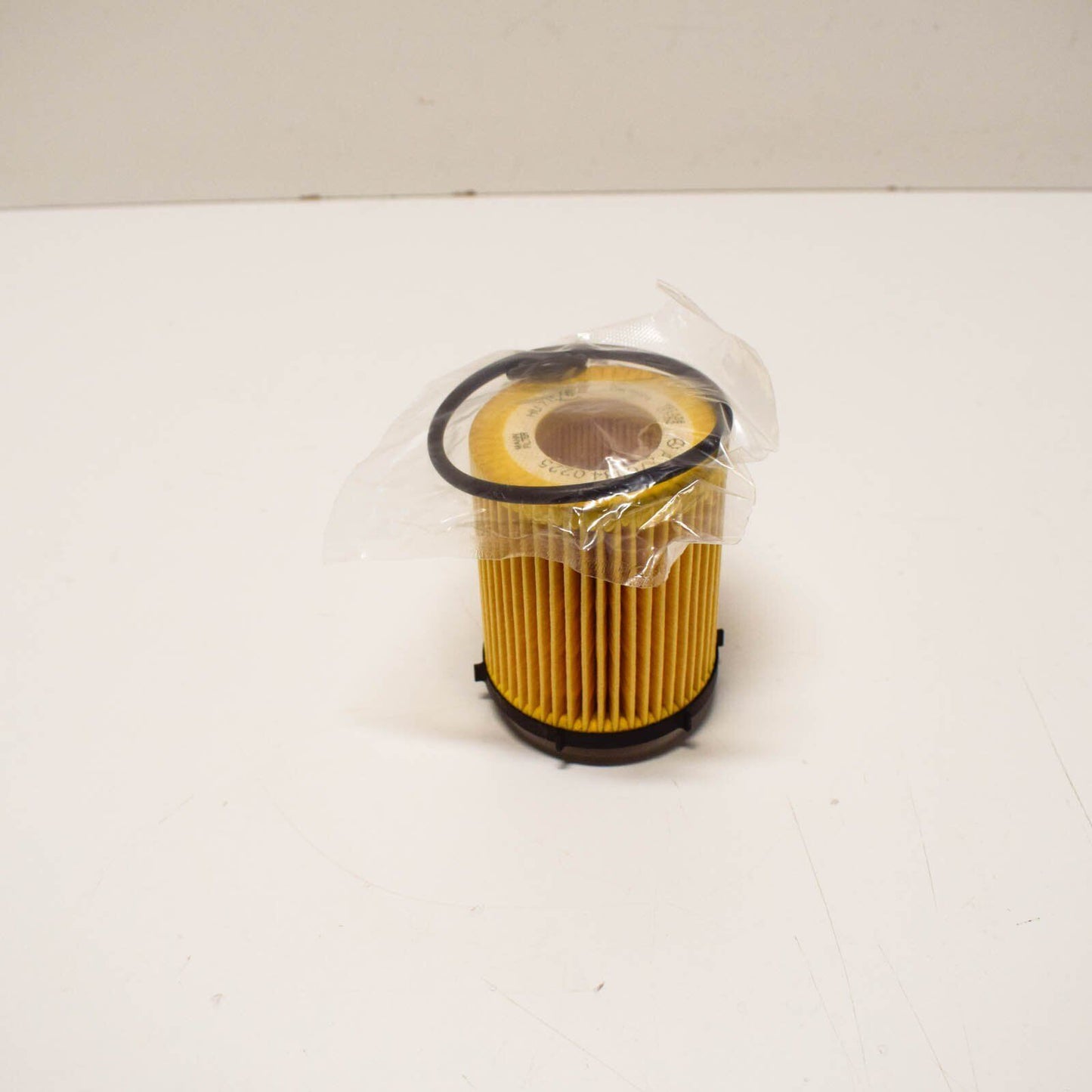 NEW MERCEDES-BENZ W205 2.0I ENGINE OIL FILTER A2701800109 ORIGINAL