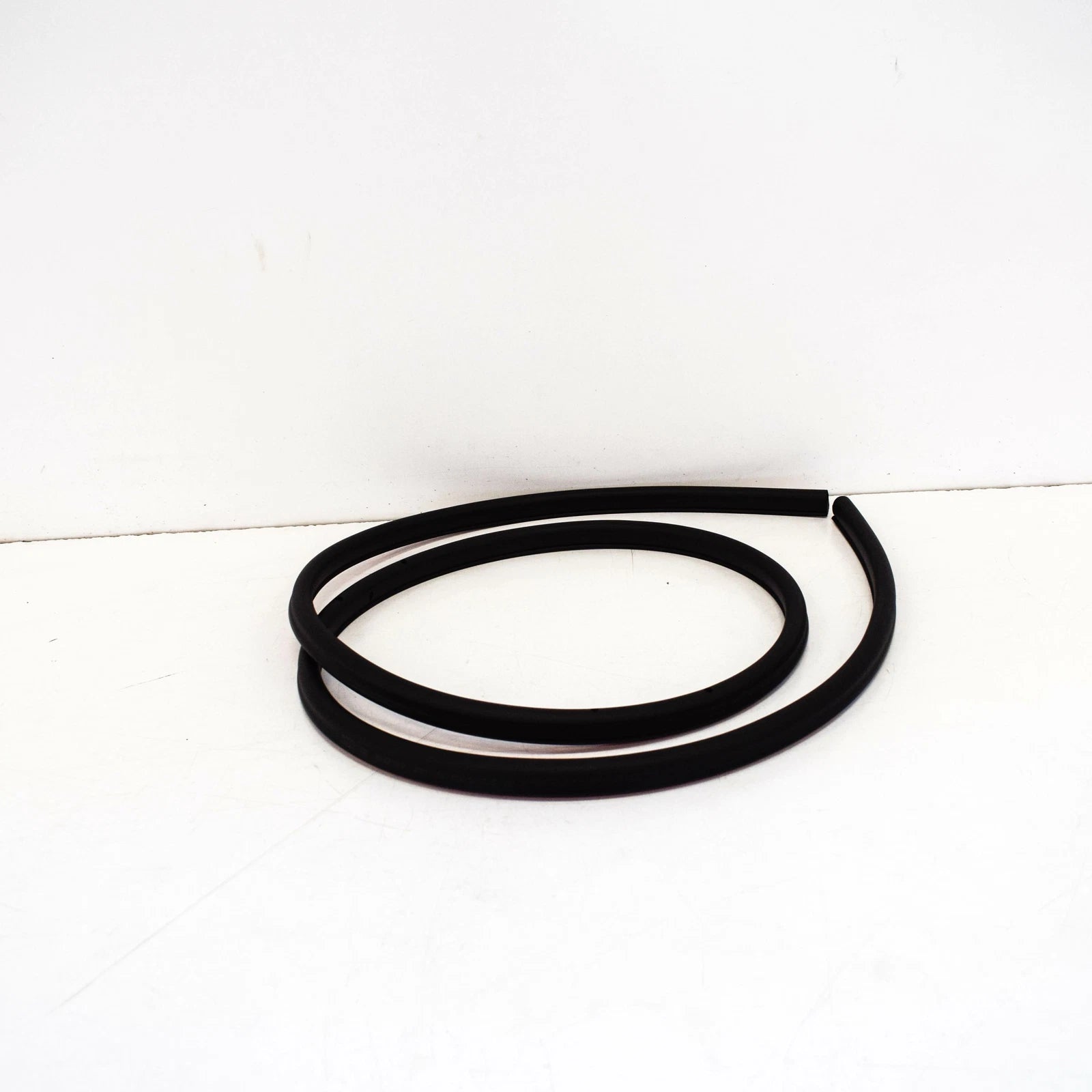 NEW AUDI TT MK3 FRONT RIGHT WEATHERSTRIP DOOR SEAL 8S0837911A