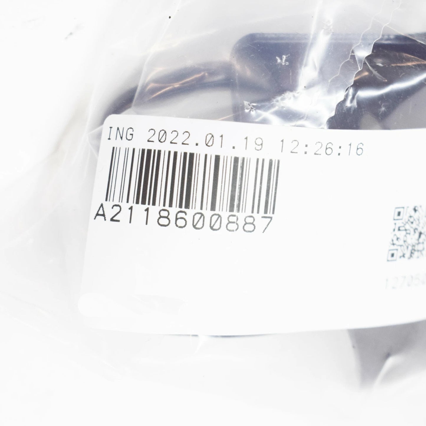 NEW MB E W211 REAR RIGHT OUTSIDE ISOFIX CHILD SEAT ANCHORAGE A2118600887