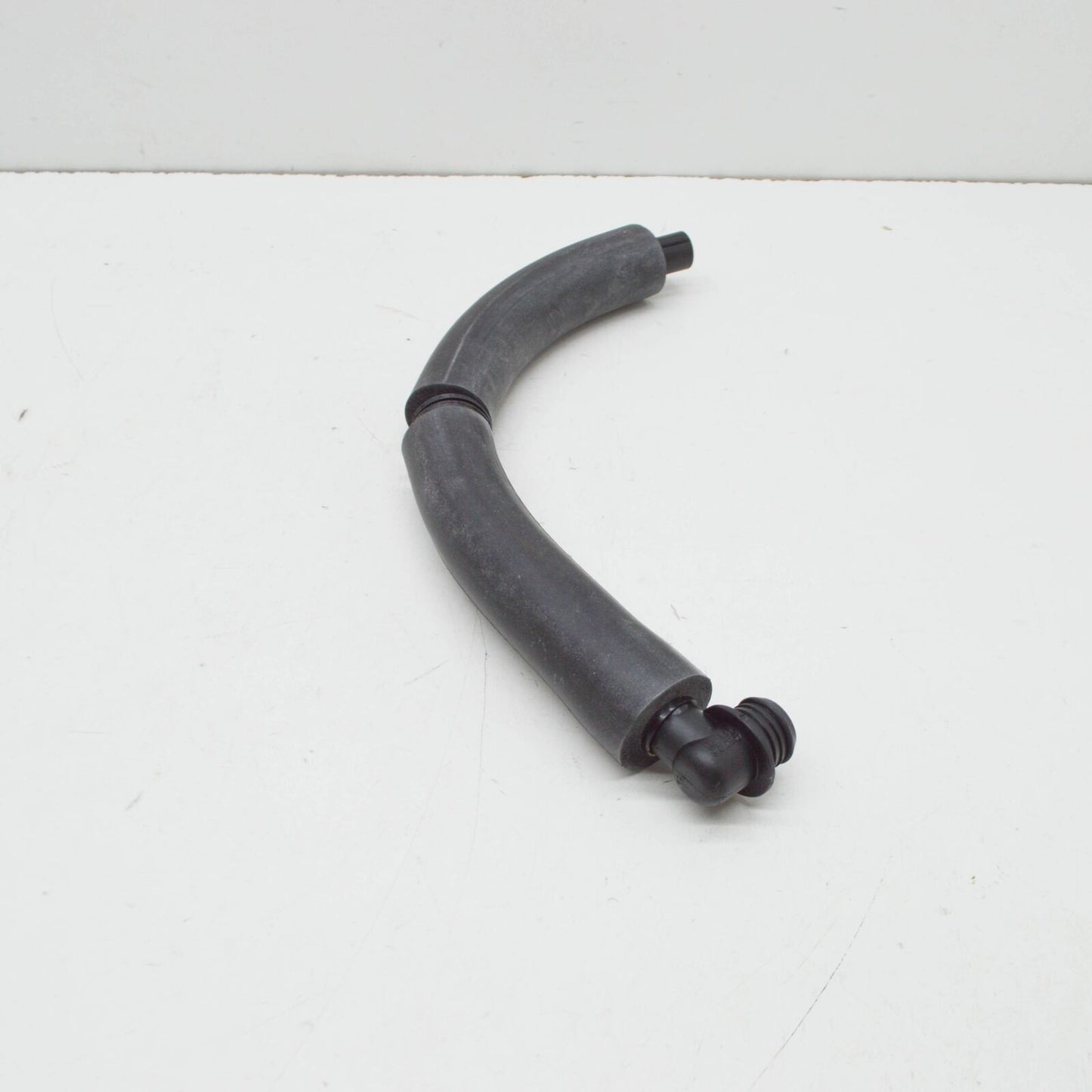 NEW MERCEDES-BENZ E W124 ENGINE BREATHER HOSE A6030100370 ORIGINAL