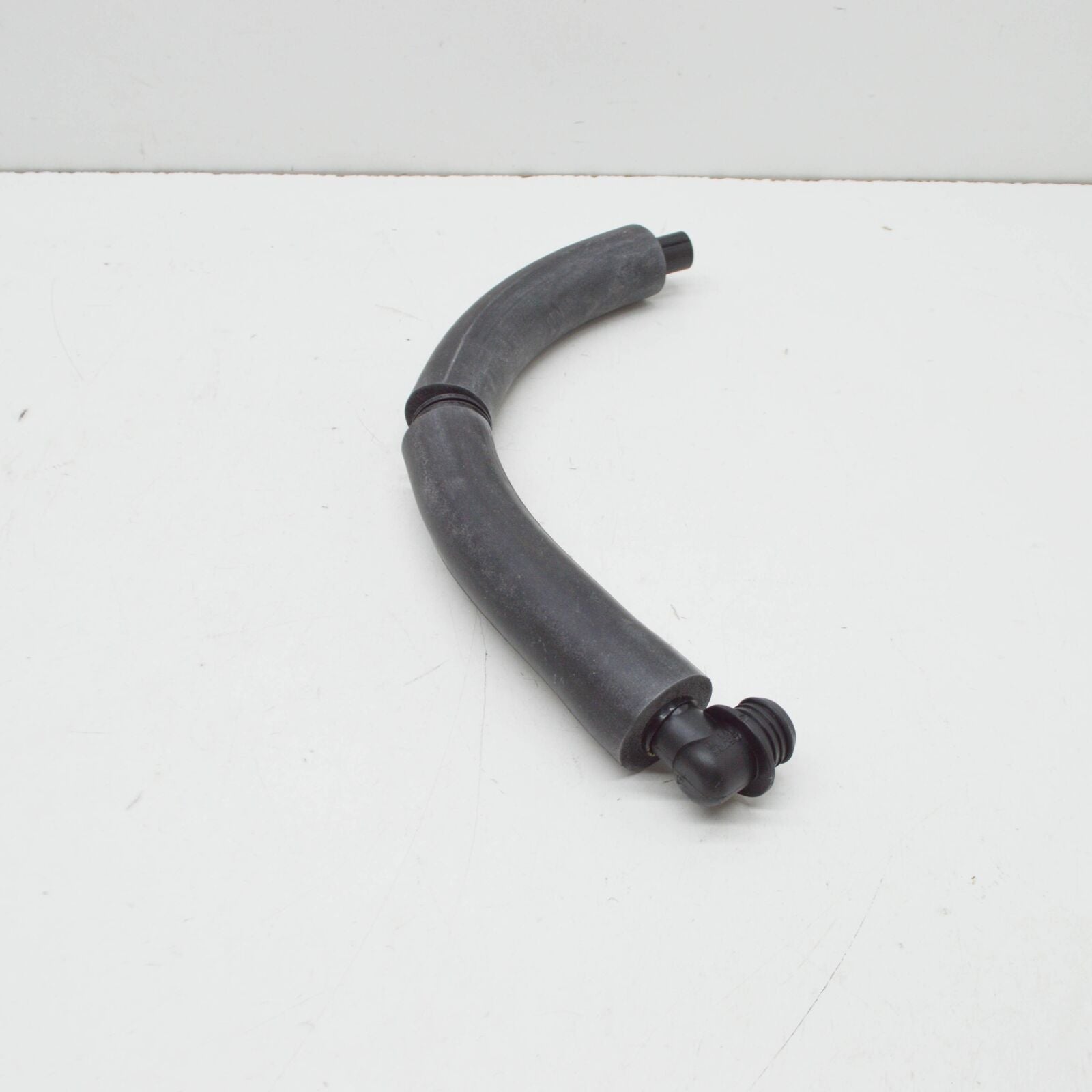 NEW MERCEDES-BENZ E W124 ENGINE BREATHER HOSE A6030100370 ORIGINAL