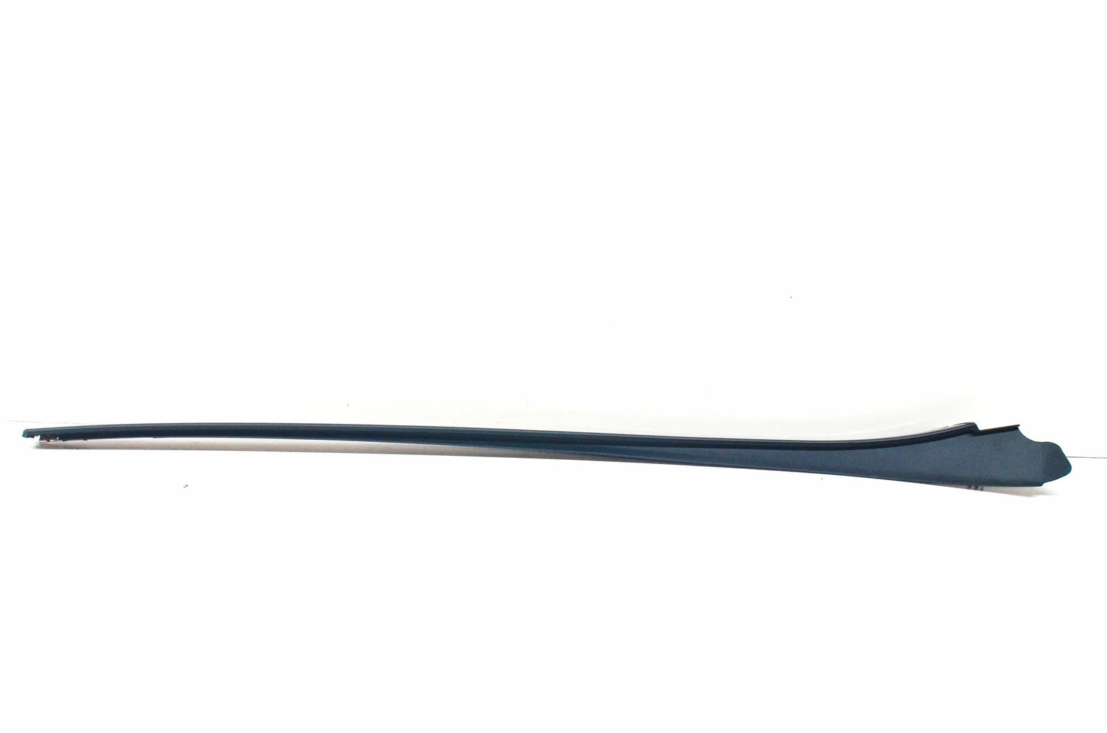 NEW MB E T-MODEL S213 FRONT WINDSHIELD LEFT WATER DEFLECTOR A2136901182 ORIGINAL
