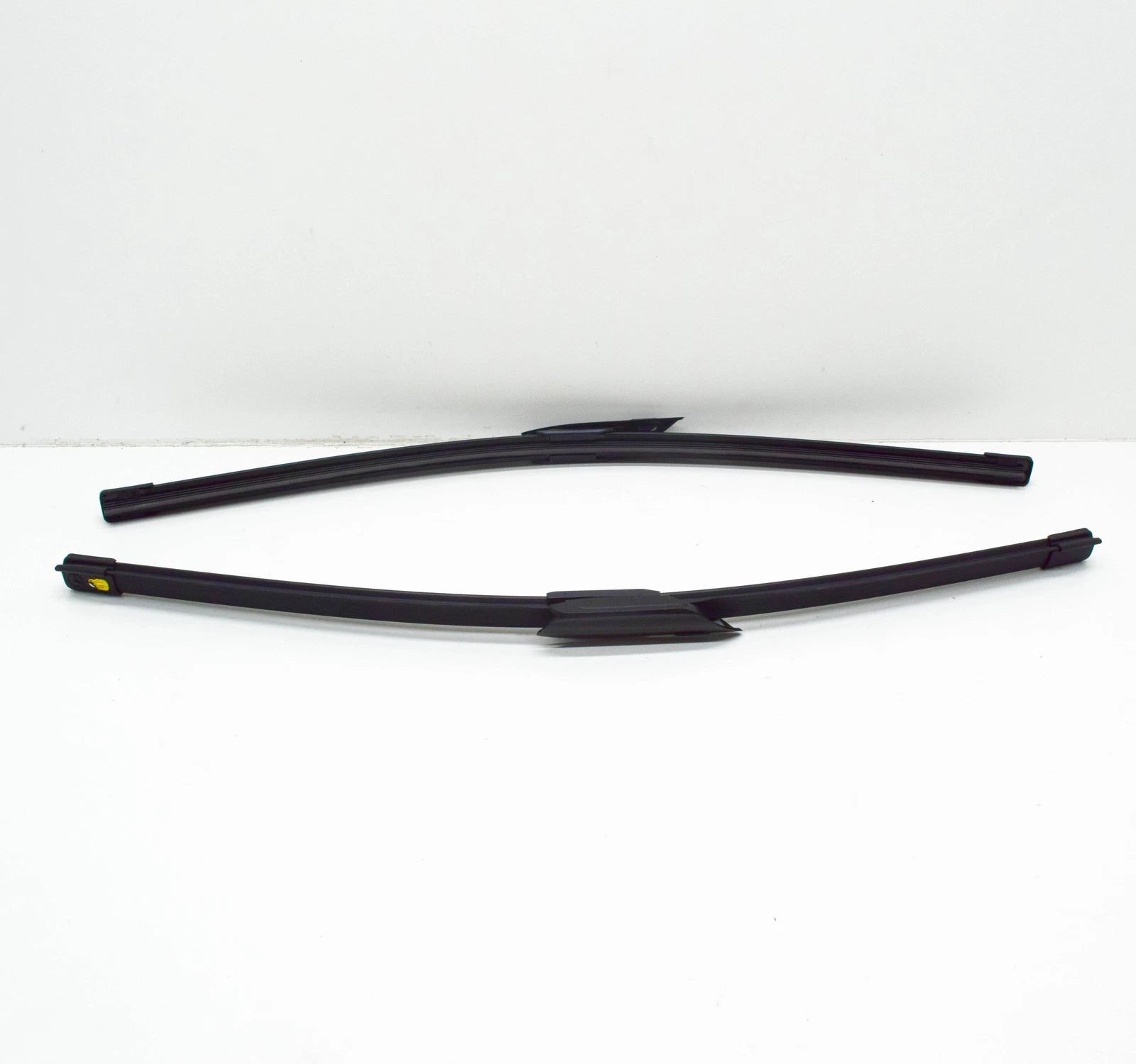 NEW MERCEDES-BENZ C W206 FRONT WINDSHIELD WIPER ARMS SET LHD A2068201500