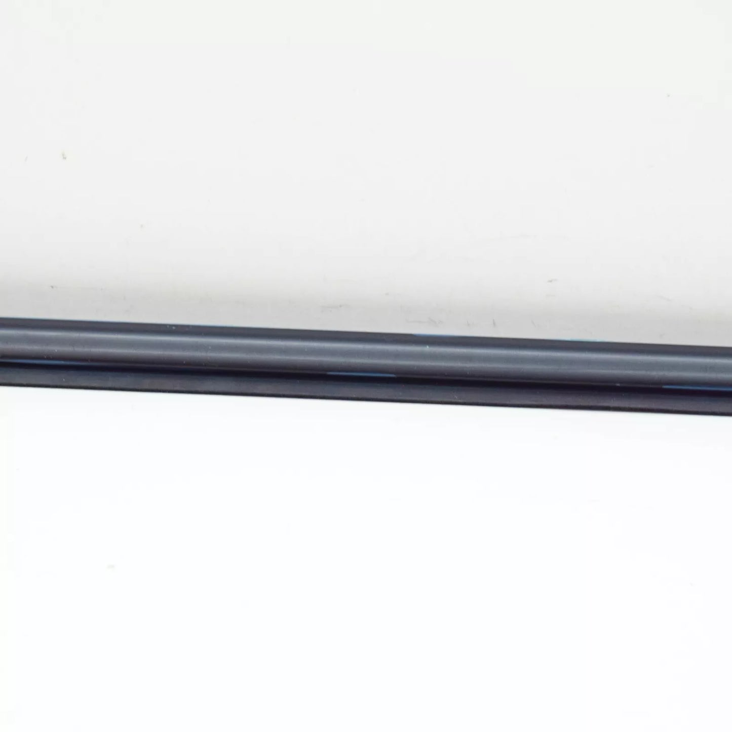 NEW BMW 3 E46 FRONT RIGHT OUTER WEATHERSTRIP 51327890454 7890454 ORIGINAL